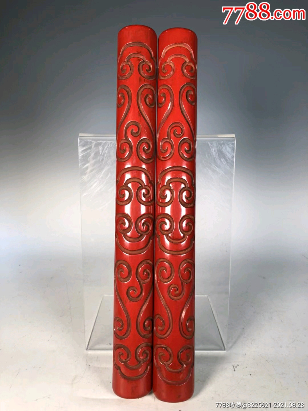 民国堆朱雕如意头纹画轴押一对