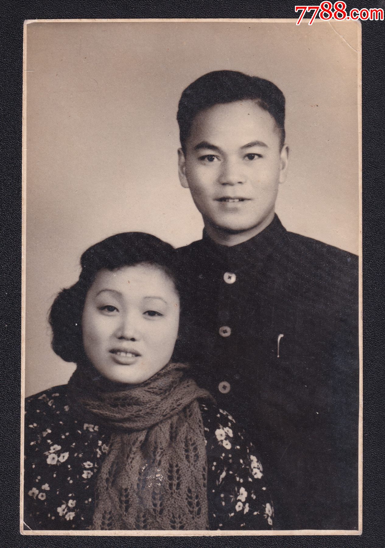 50年代夫妻老照片1张(尺寸约9.7*14.8厘米)