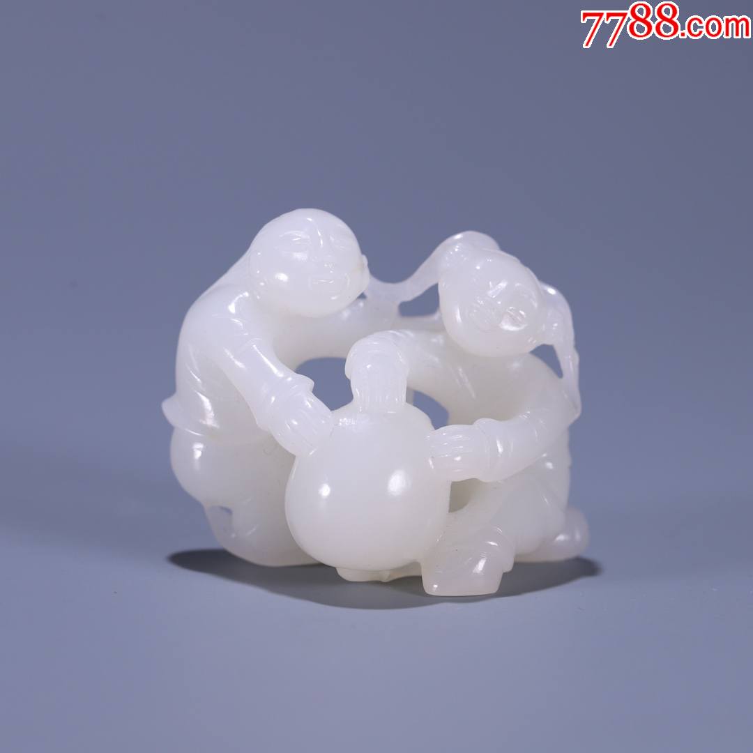 和田玉童子献寿雕件