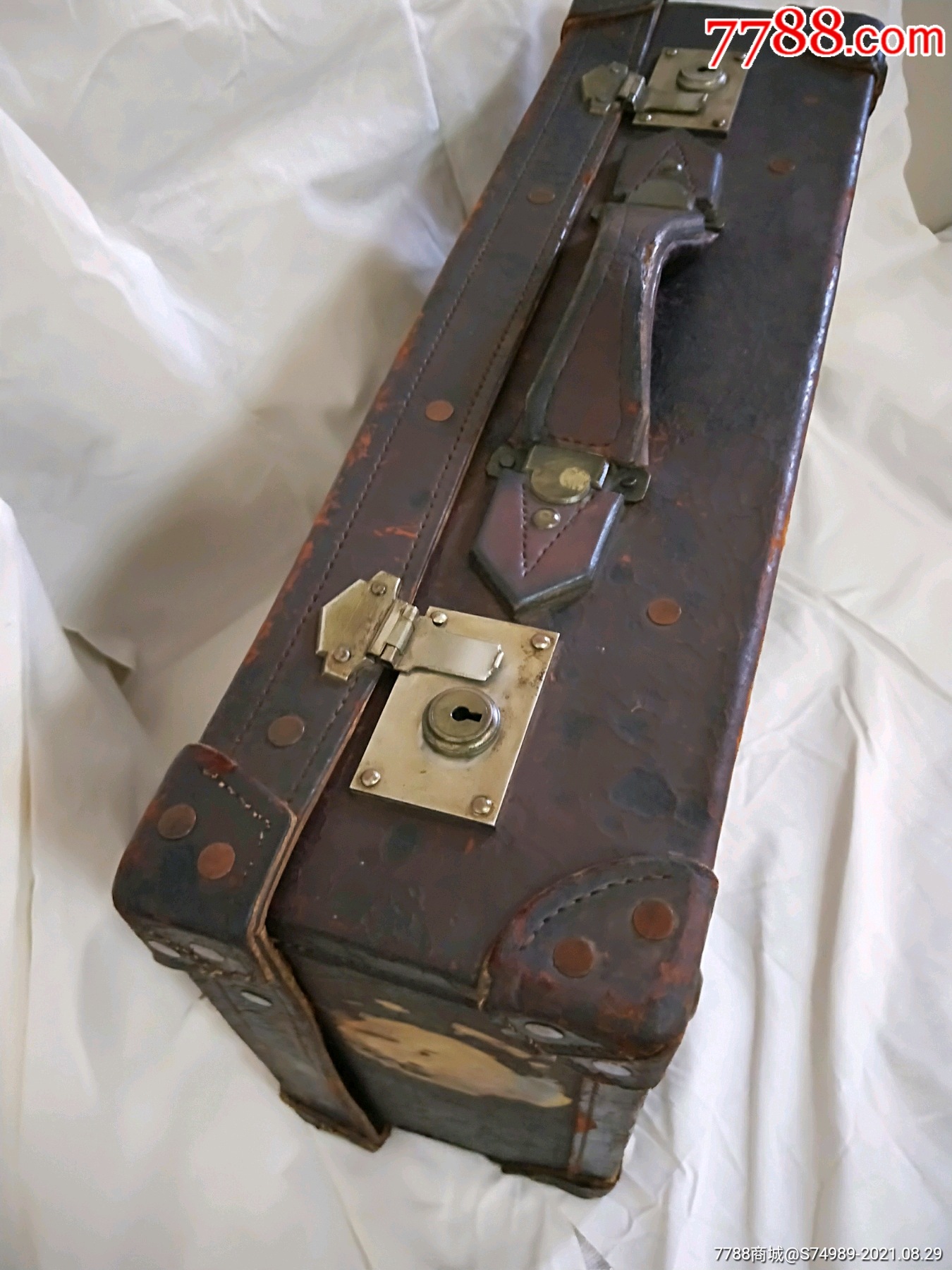 民国牛皮箱行李箱旅复古行箱酒吧咖啡馆复古摆件民国牛皮箱行李箱旅行