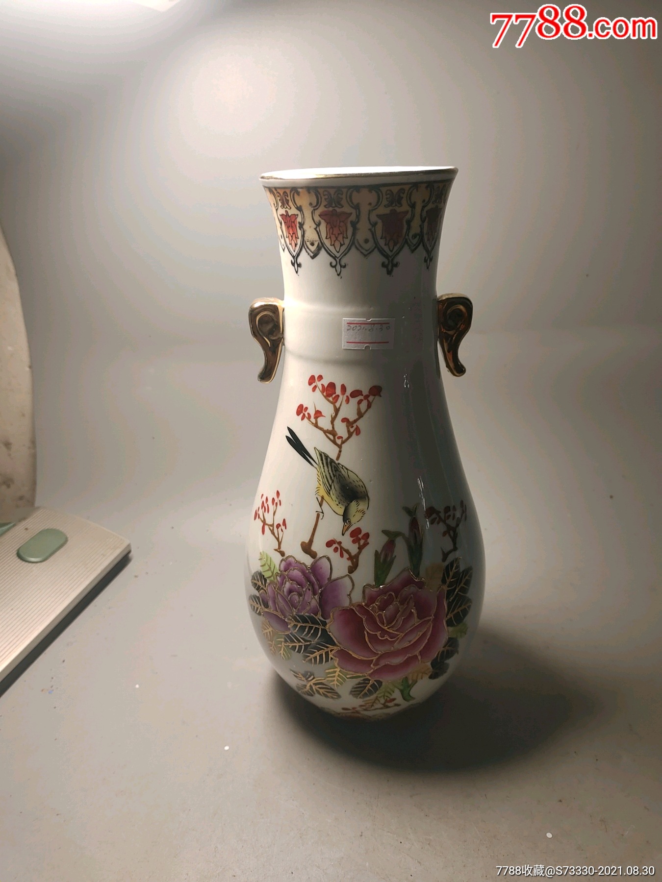 80年代,中国潮彩手绘花鸟,双耳花瓶一只