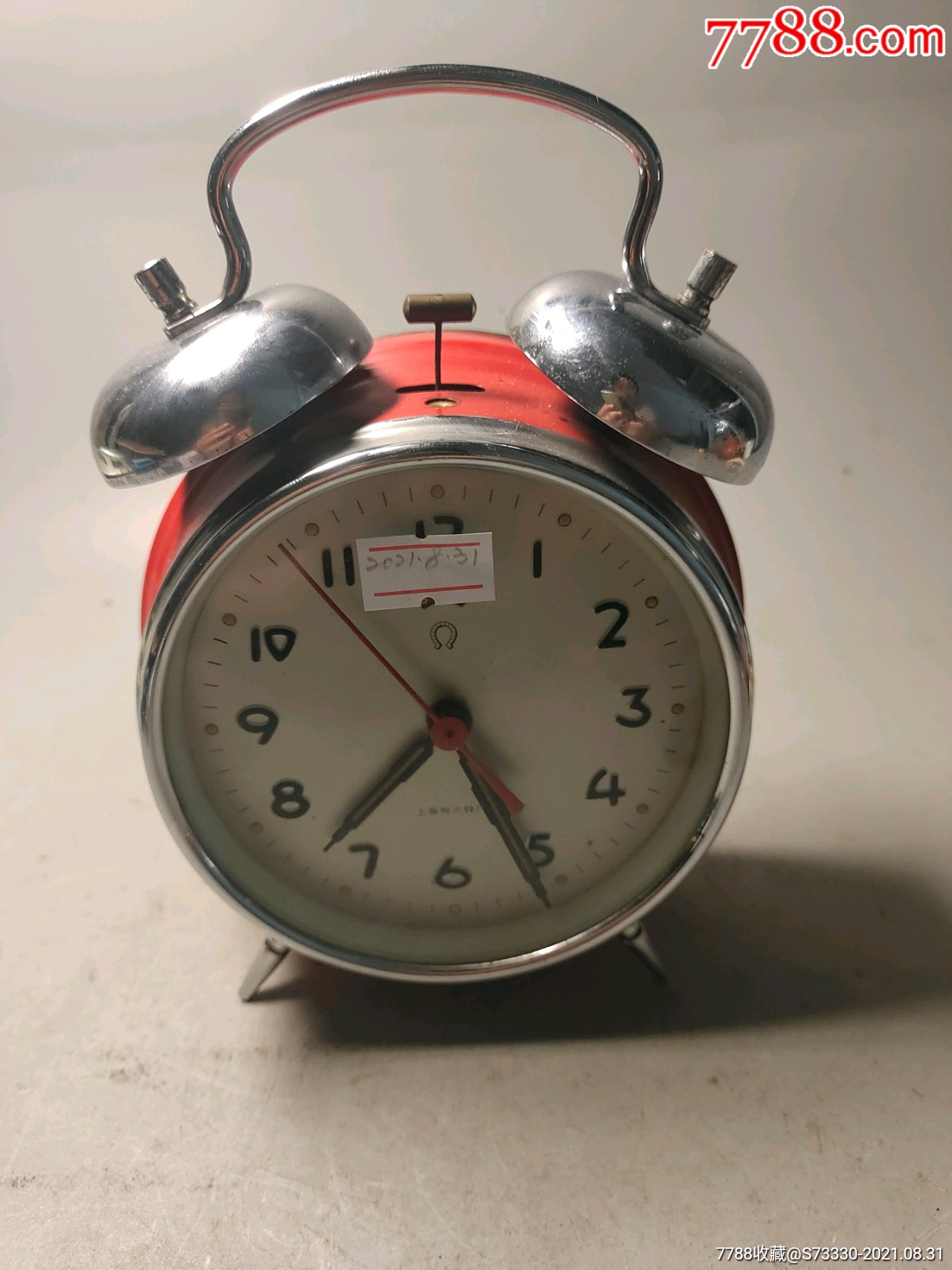 80年代左右,上海第三中场红色机械闹钟一只,可走针_其他钟表配件_品牌