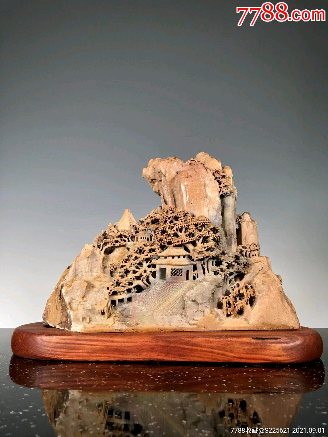 青田石俏色巧雕高山亭阁山子摆件