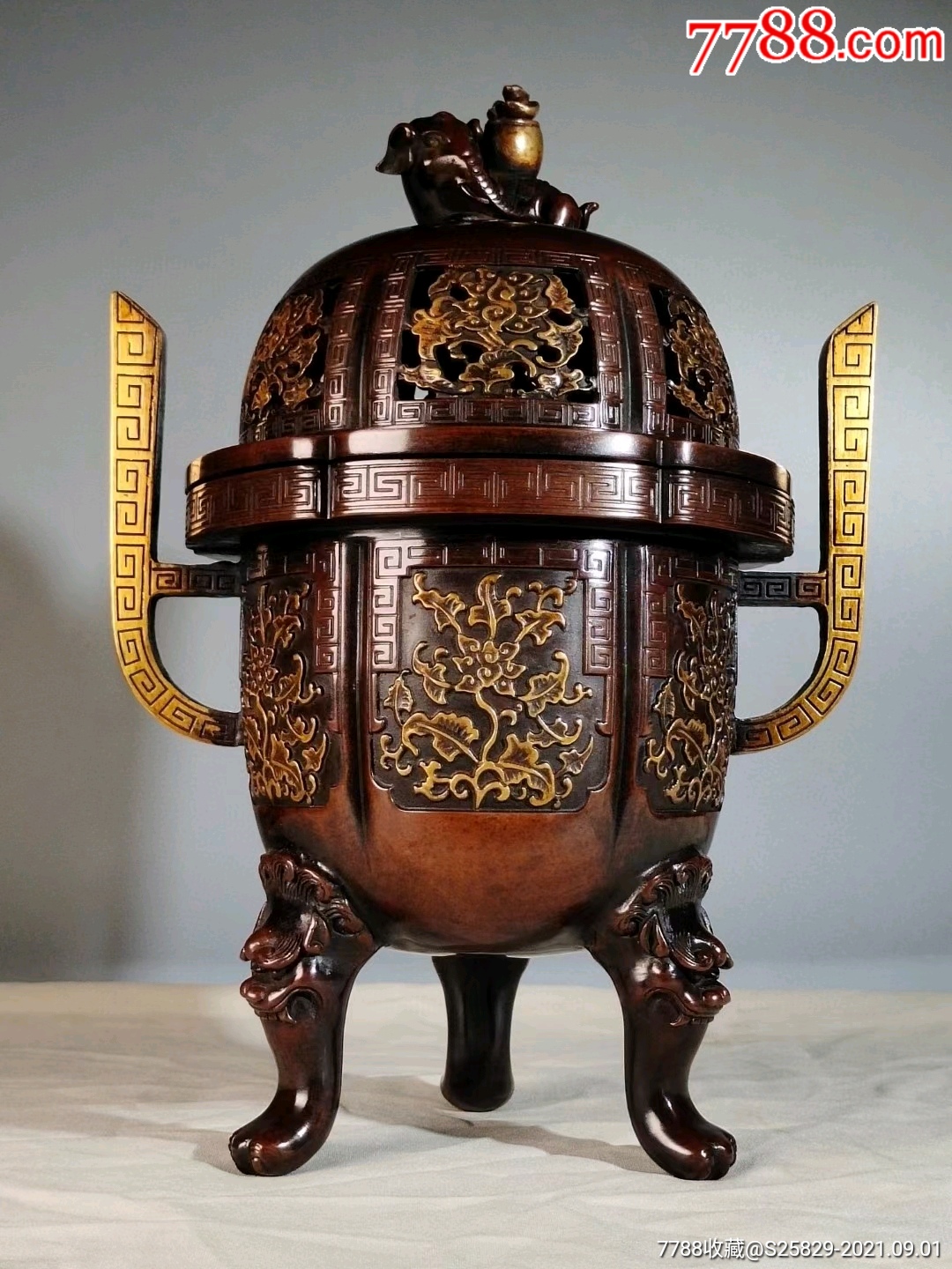 >>>>99旧藏紫铜饕餮纹香炉10品￥6,80099旧藏紫铜鎏金香炉10品￥3