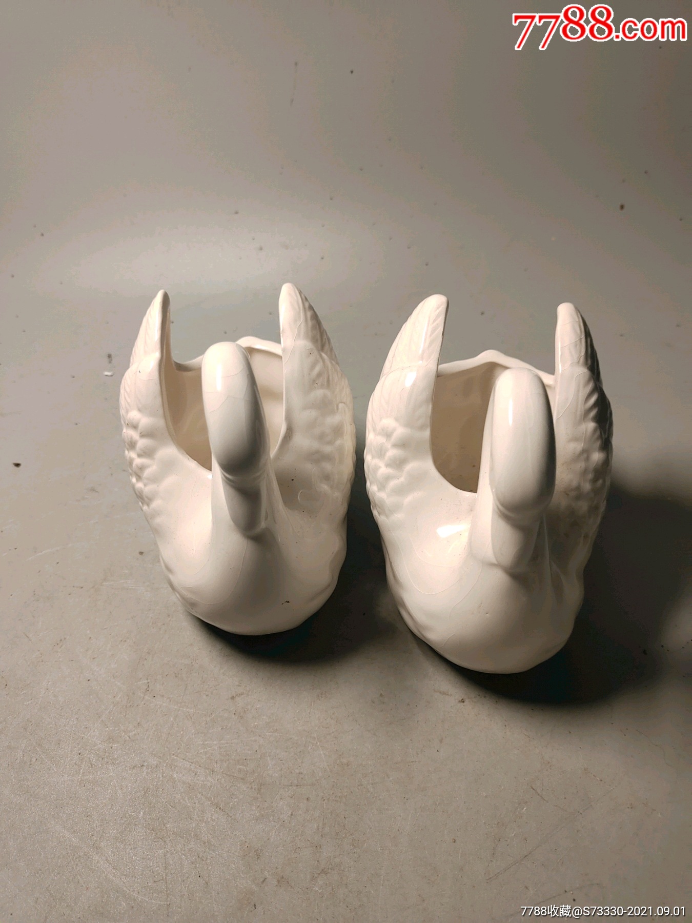 80年代左右天鹅造型瓷塑一对