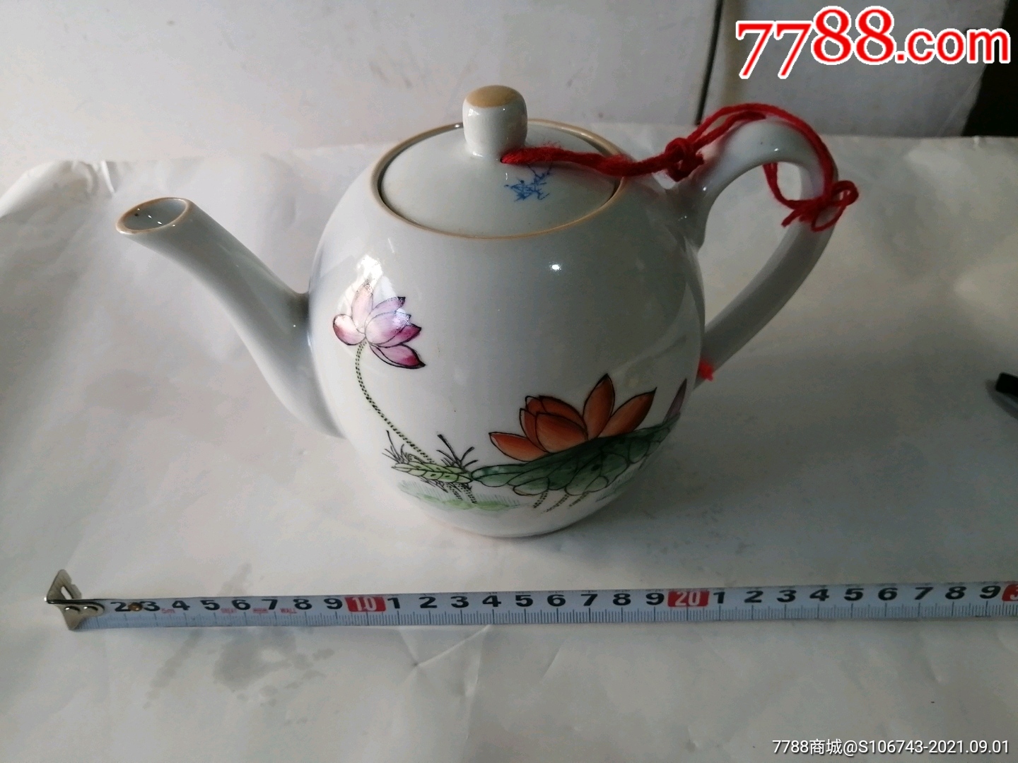 茶壶收藏建国后六七十年代手绘荷花图景德镇瓷茶壶