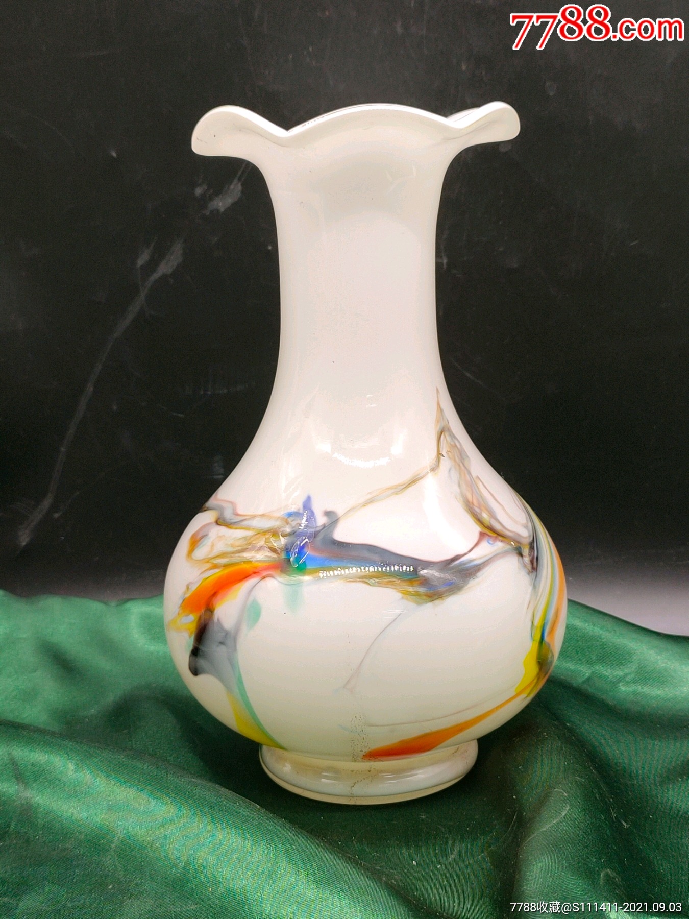 建国初期彩色琉璃花瓶