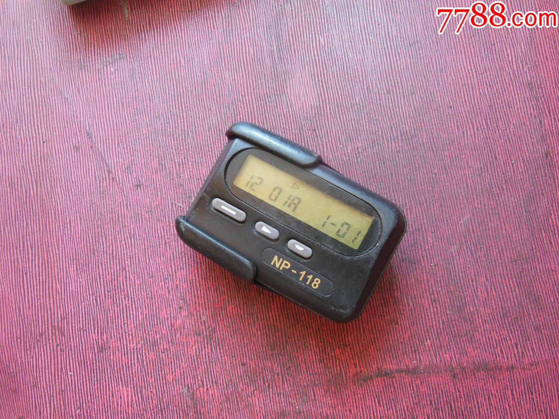 滚动鼠标滚轴,图片即可轻松放大,缩小更多"传呼机/bb