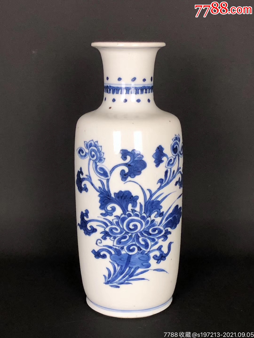 【小而精】清康熙·莲花纹棒槌瓶_青花瓷【英国渝乾堂】_第1张_7788