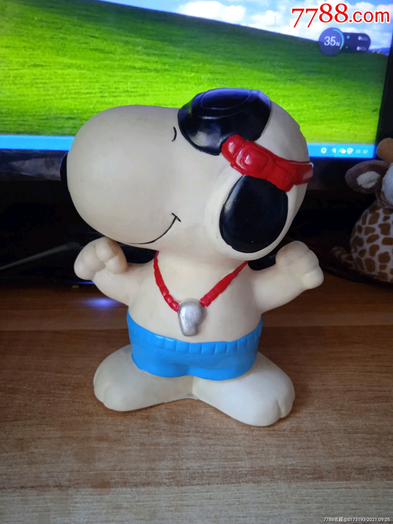 90年代/史努比存钱罐/一个/硬胶材质/有些做工瑕疵和岁月痕迹/详见图