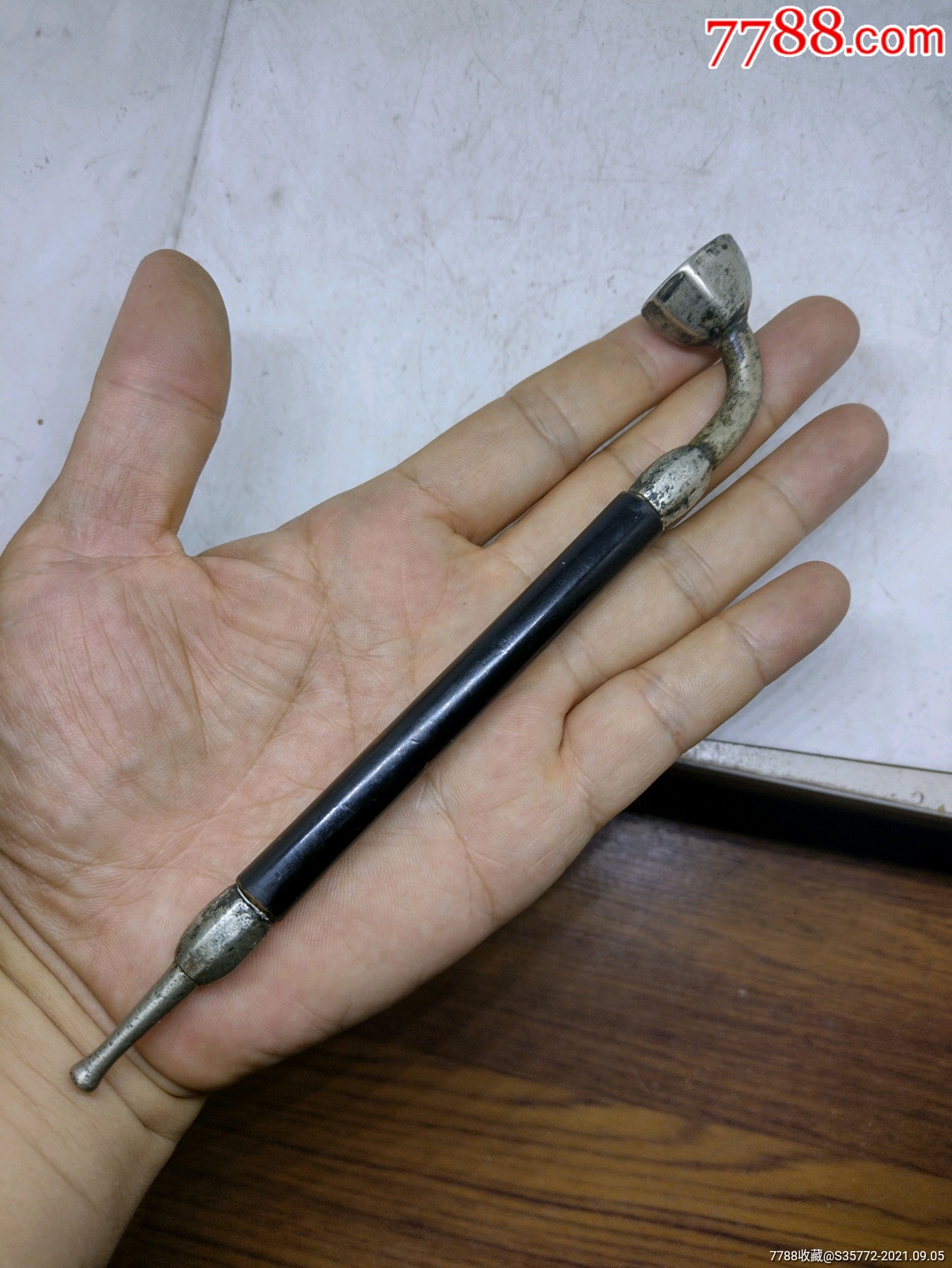 清代镍烟杆,不是银,俺不能瞎说,不过当时镍也是贵