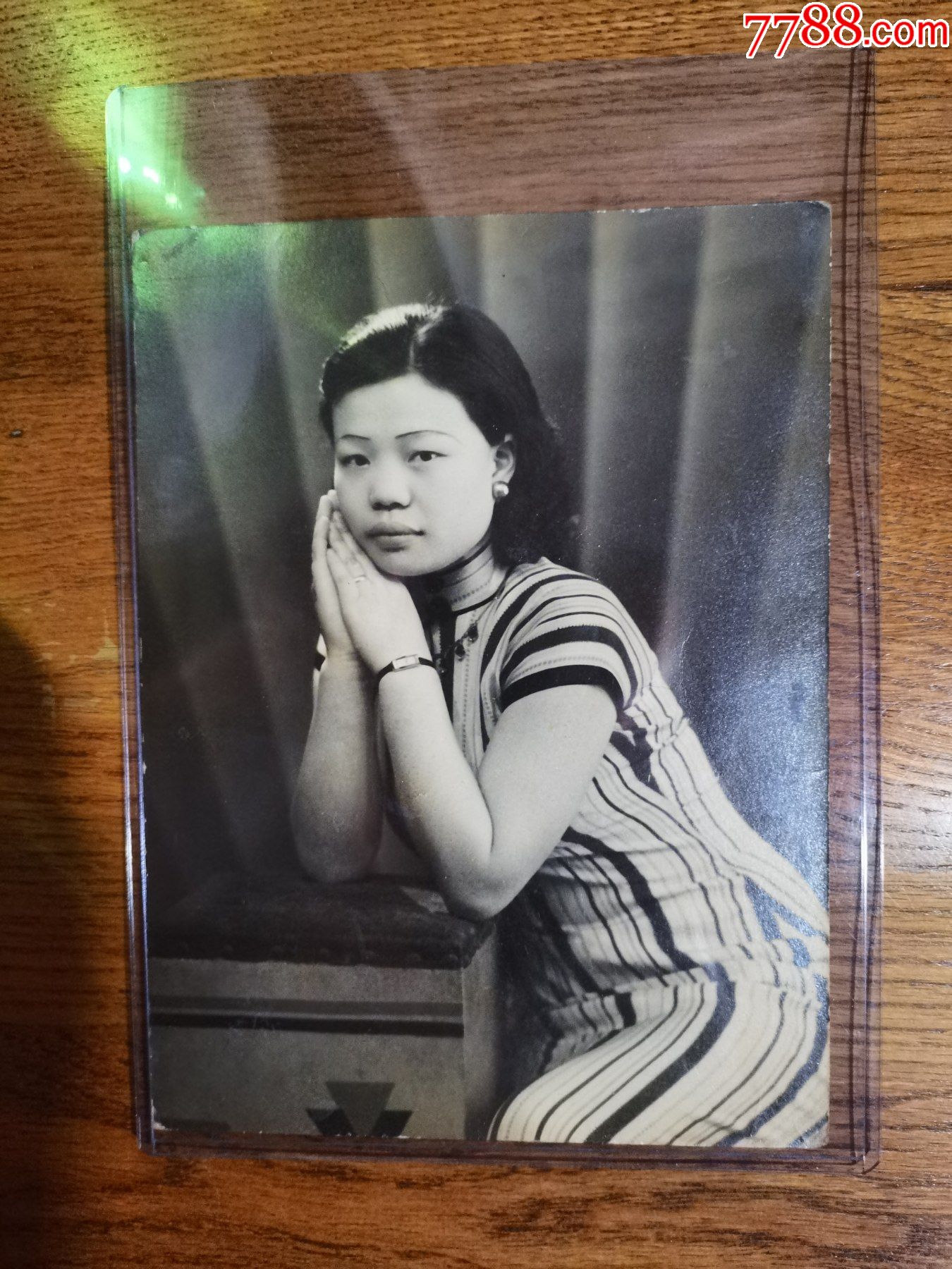 30年代旗袍美女原照1枚