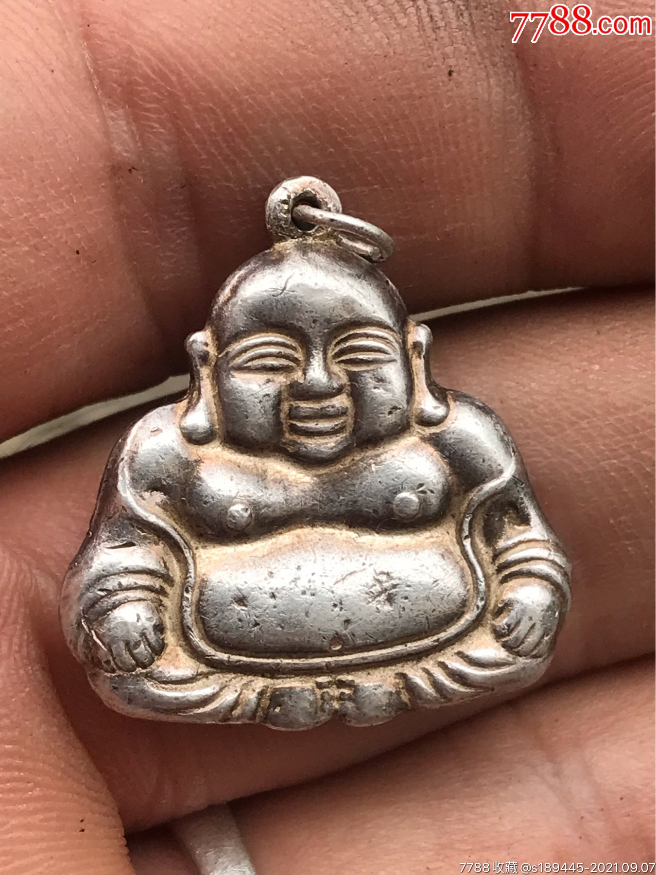 双面老银小佛吊坠,六七十年代吧,一面肚子上有个