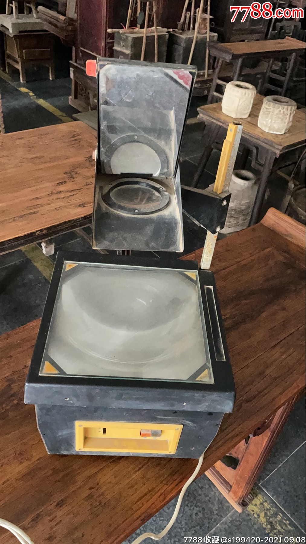 民俗精品投影仪完整无修包老展馆装修装饰