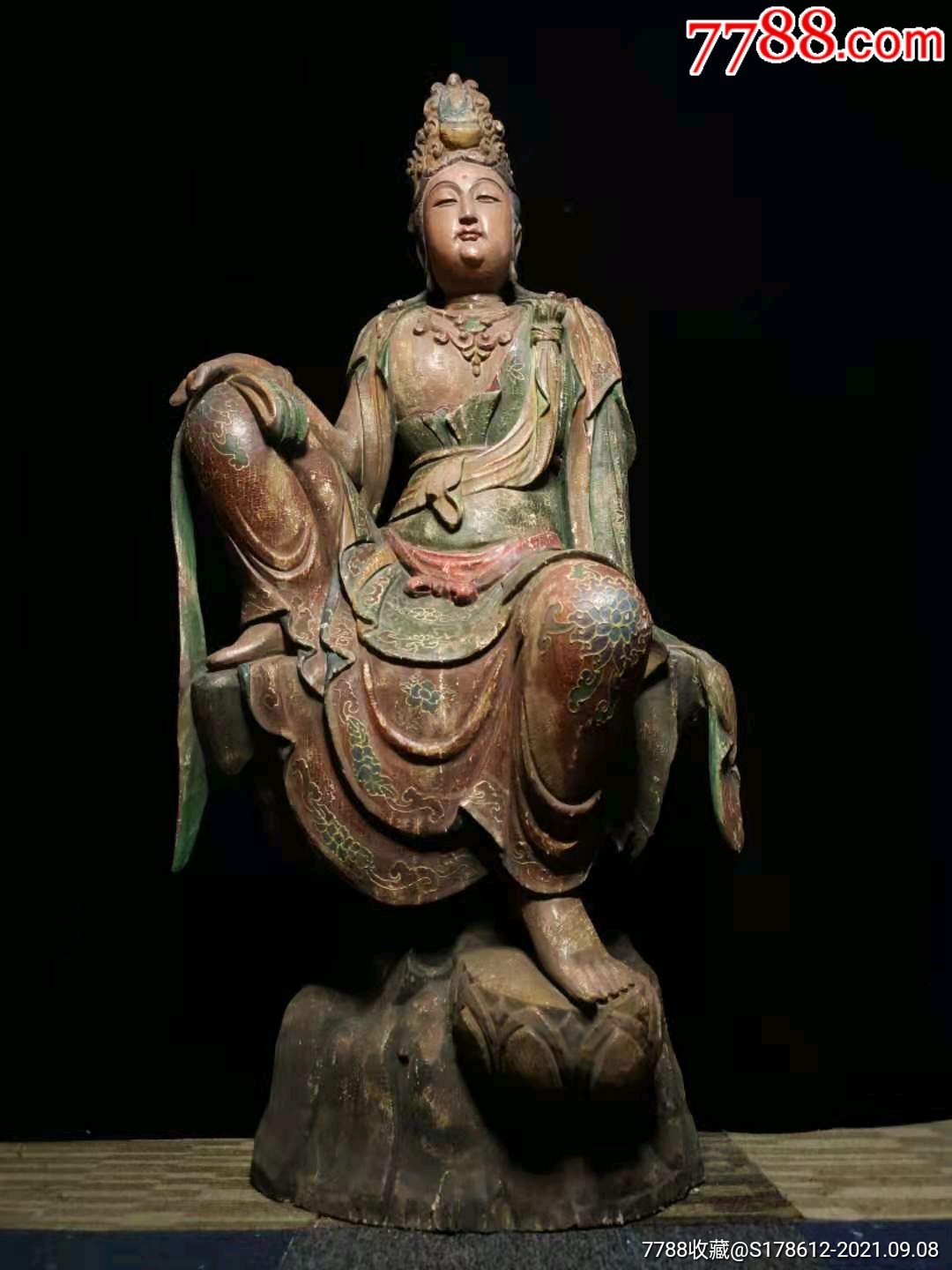 自在观音菩萨造像木雕彩绘观音开脸端庄慈祥整体施彩绘神态悠然自在头