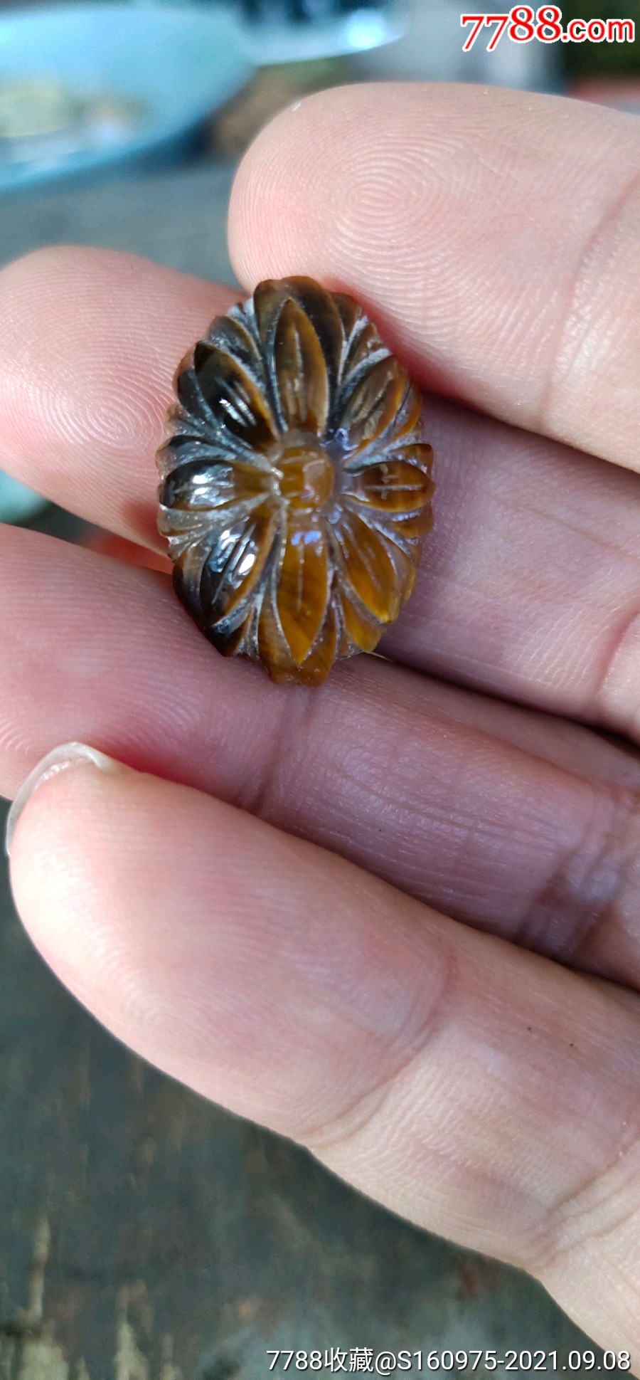 漂亮清代猫眼石刻花花卉戒指面一个1676724mm重3克