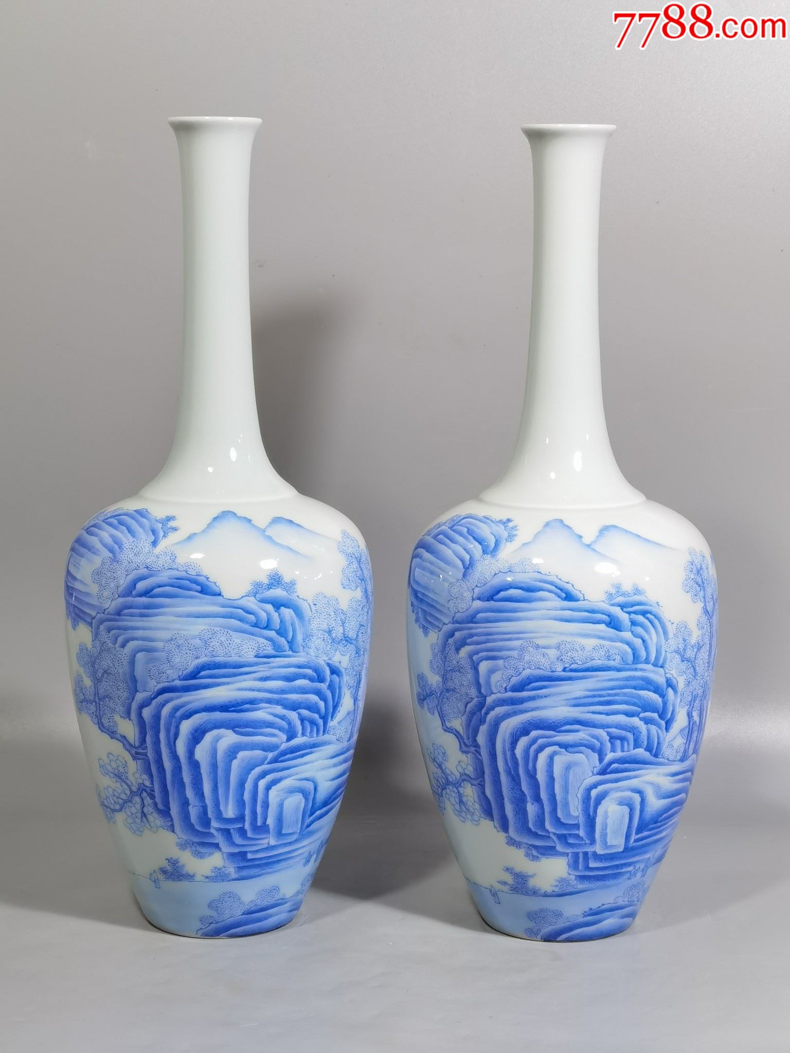 珐琅彩蓝料风景山水人物长劲瓶一对