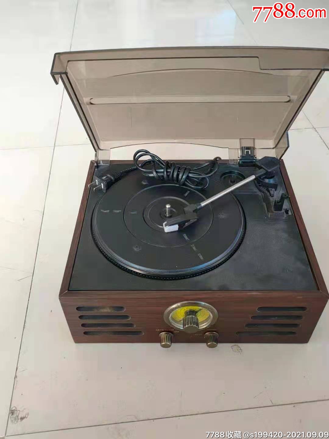 多功能电唱机带收音机功能保存完好品相一流正常使用