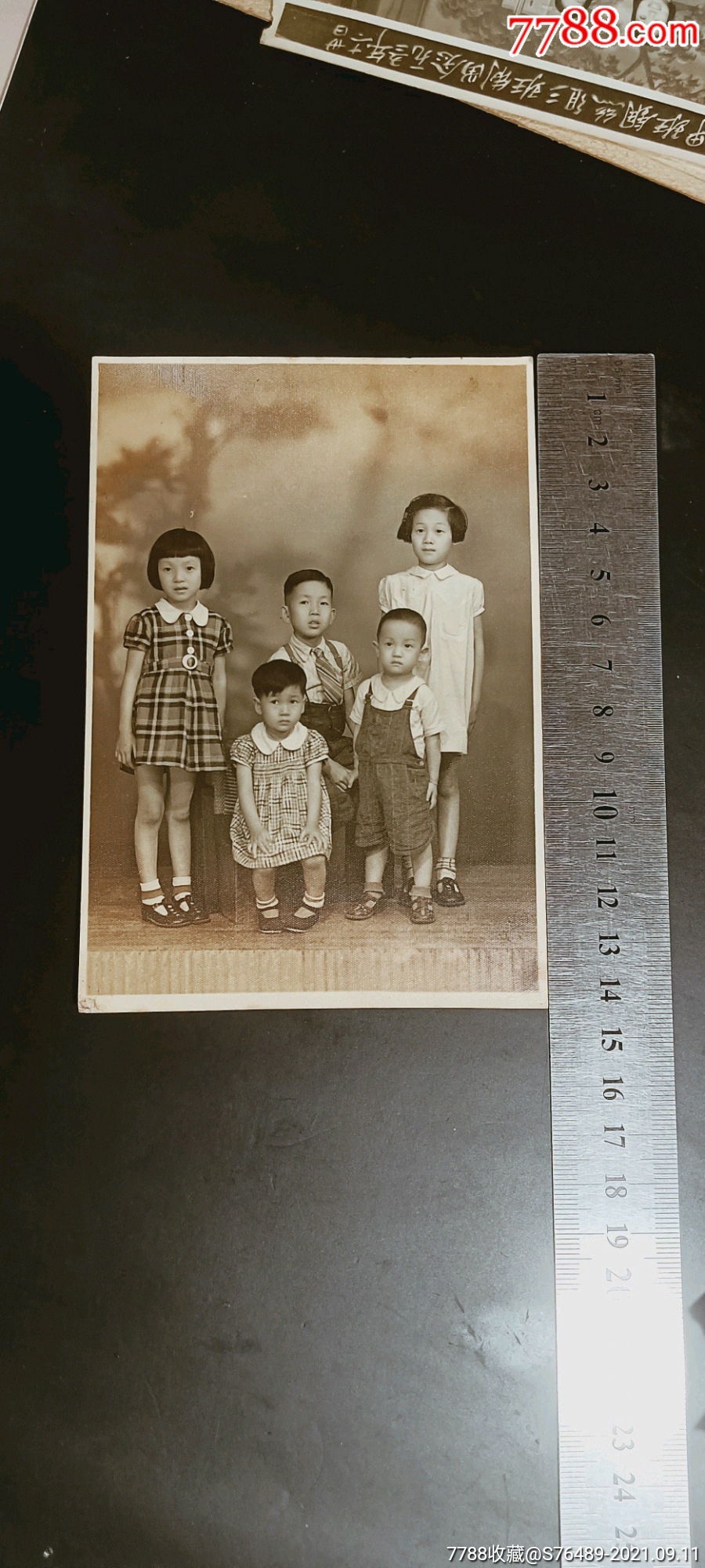 民国老照片,其中一个小孩