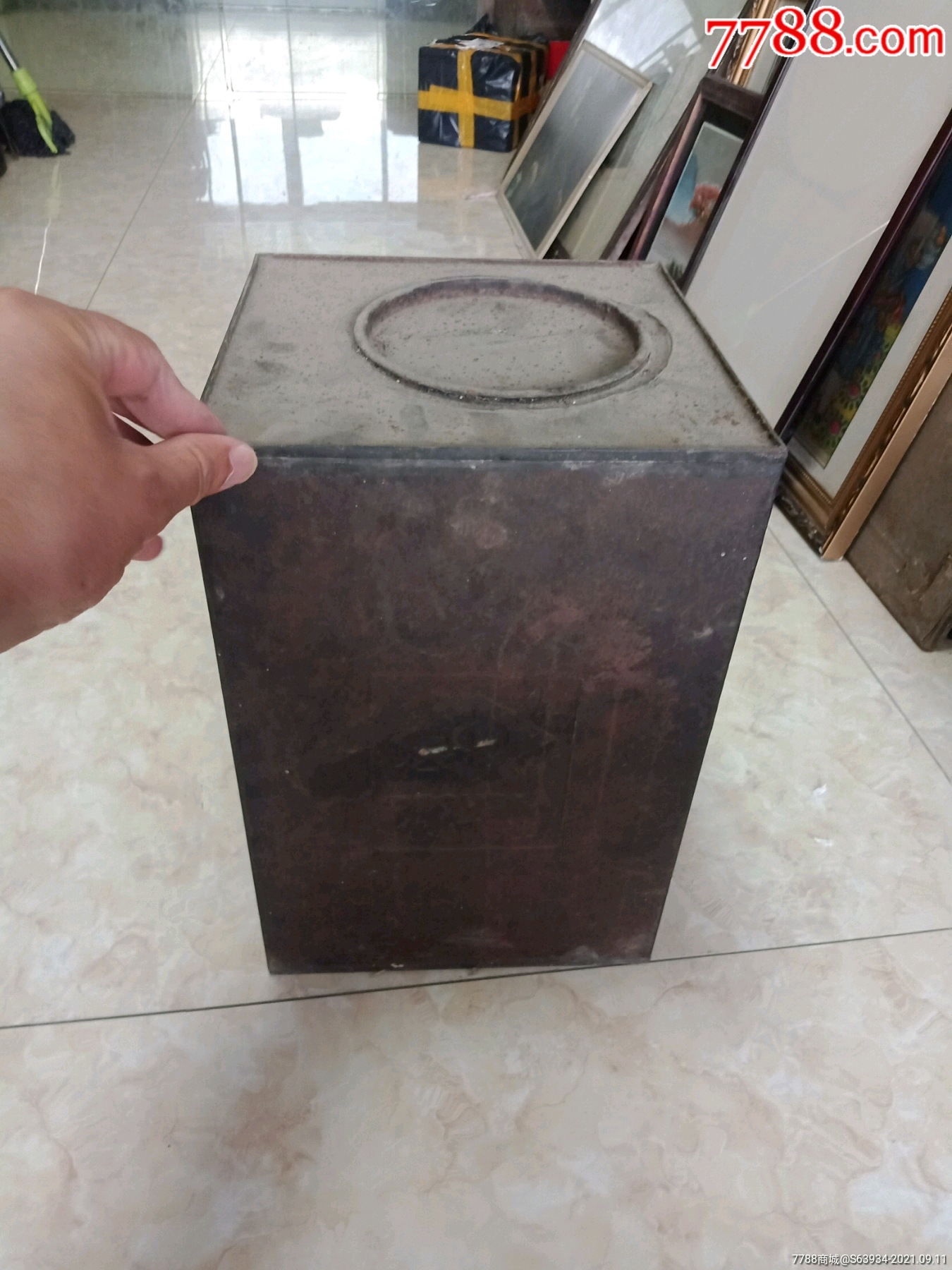 民国大个铁箱子上面有德国社金银等字样