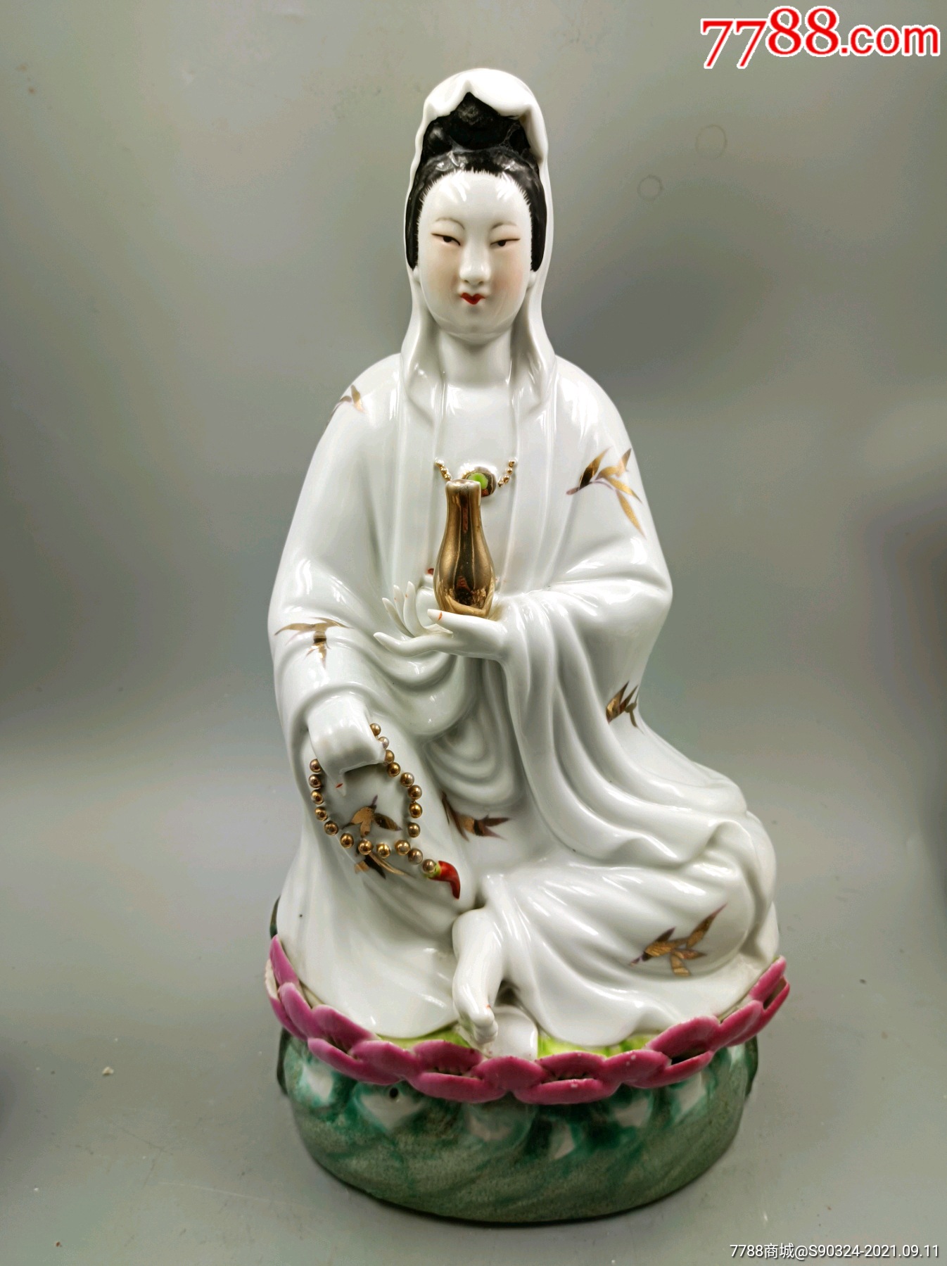 建国初景德镇江西名瓷款观音像