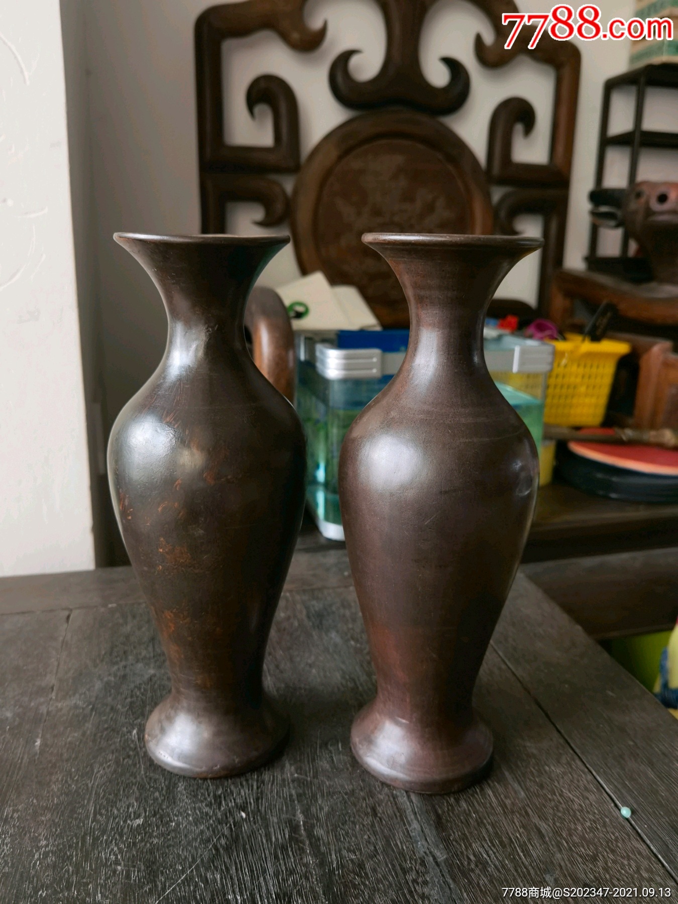 老木雕花瓶一对,高26.5,完整