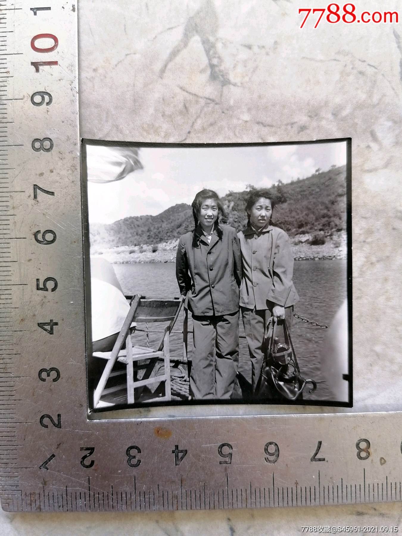 女知青合影-价格:3元-se82621263-老照片-零售-7788收藏__收藏热线