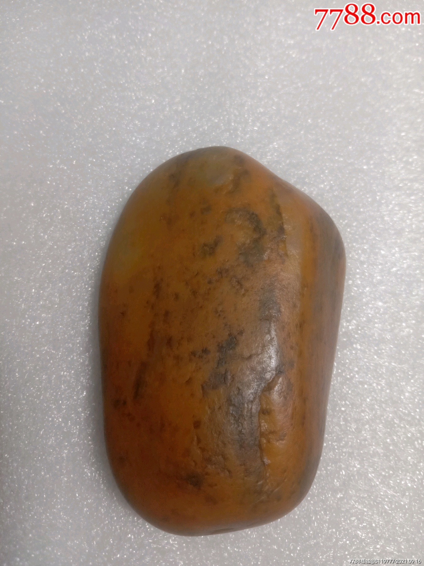 和田玉黄皮细肉籽料把件