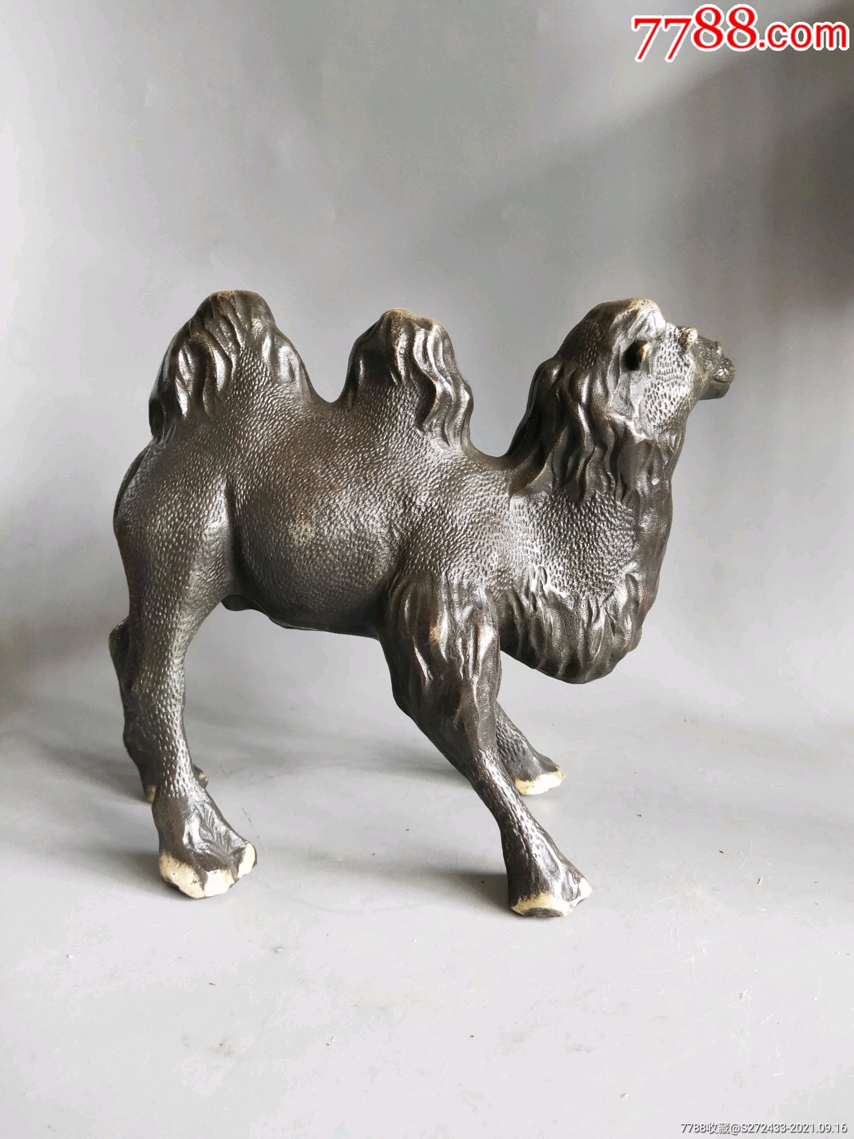 铜骆驼摆件造型逼真漂亮客厅会议室摆放首选