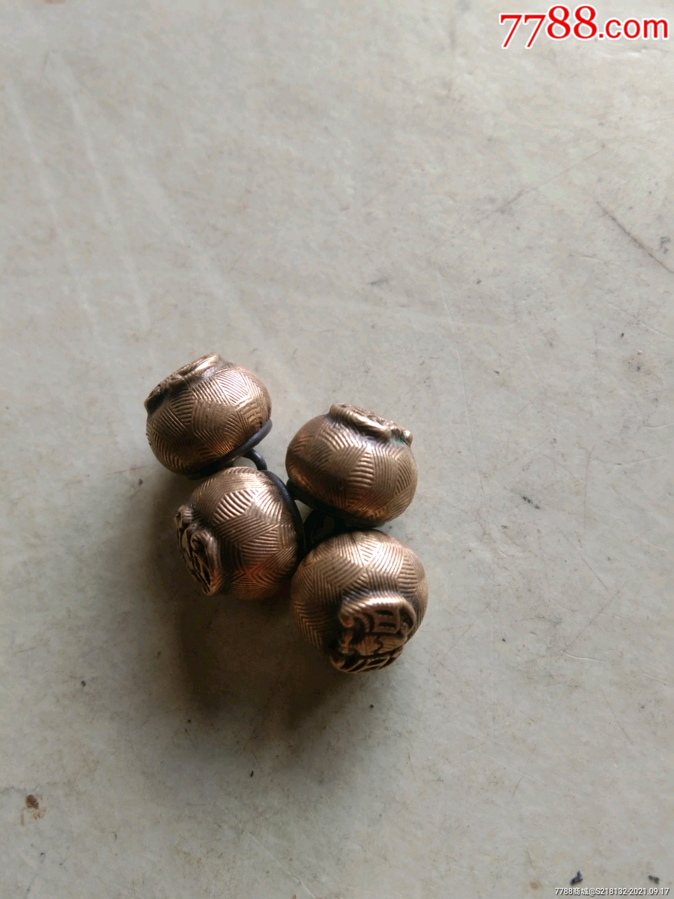老铜扣4颗