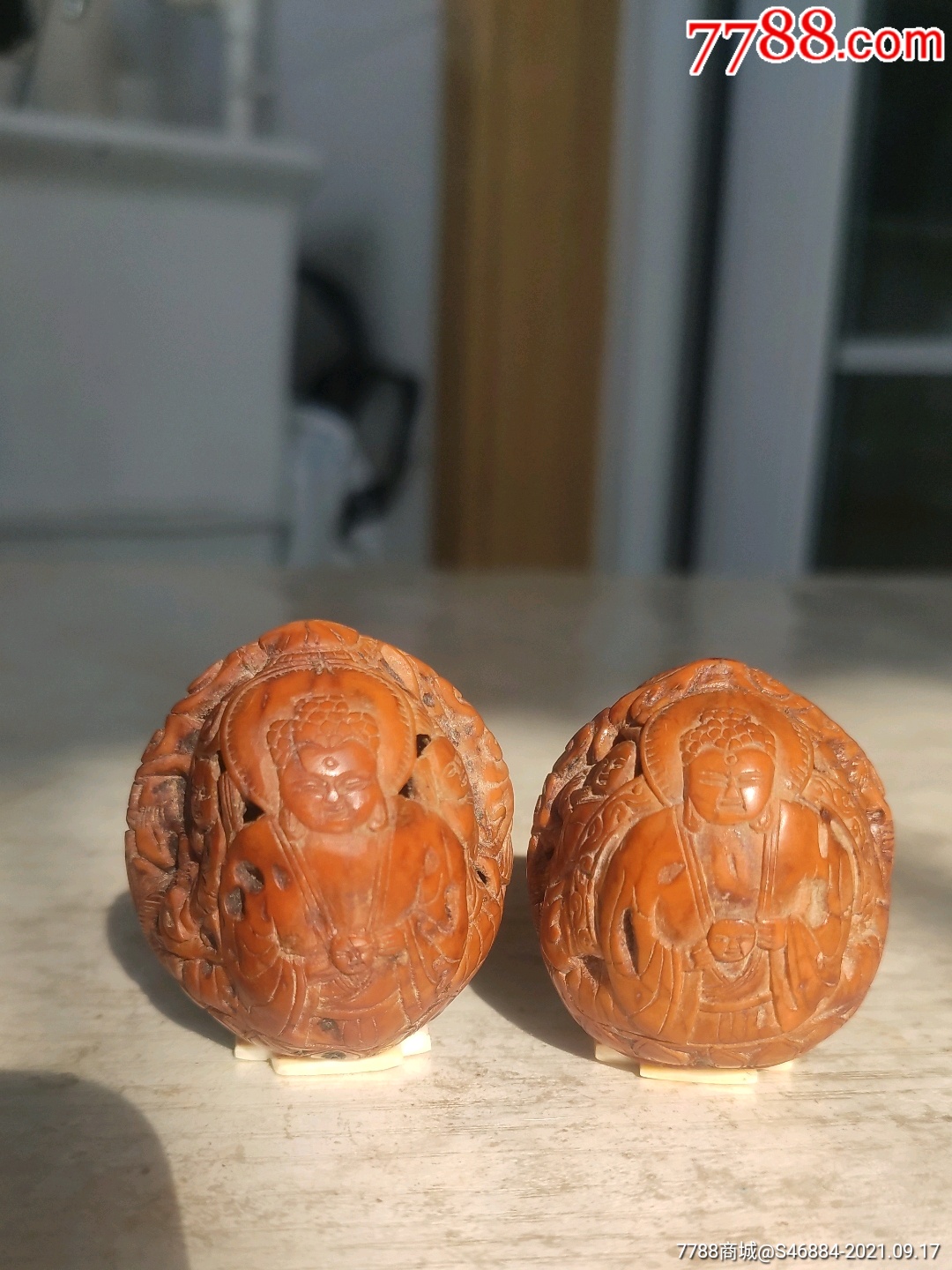 核桃雕刻佛像童子一对