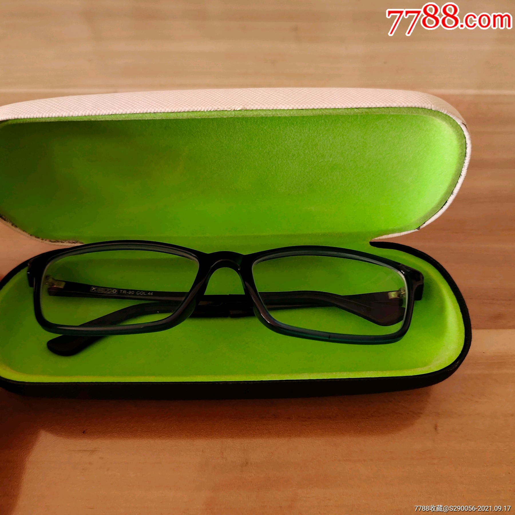 325度近视眼镜一副