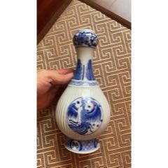 大清乾隆年製　青花龍壺 An exceptionally fine and impressive large blue and white