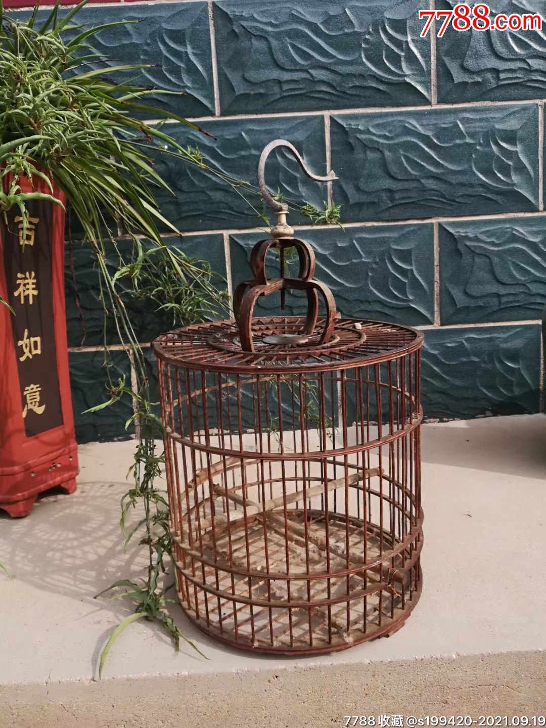 民国时期竹制鸟笼.完好无损,高60厘米左右,包老.