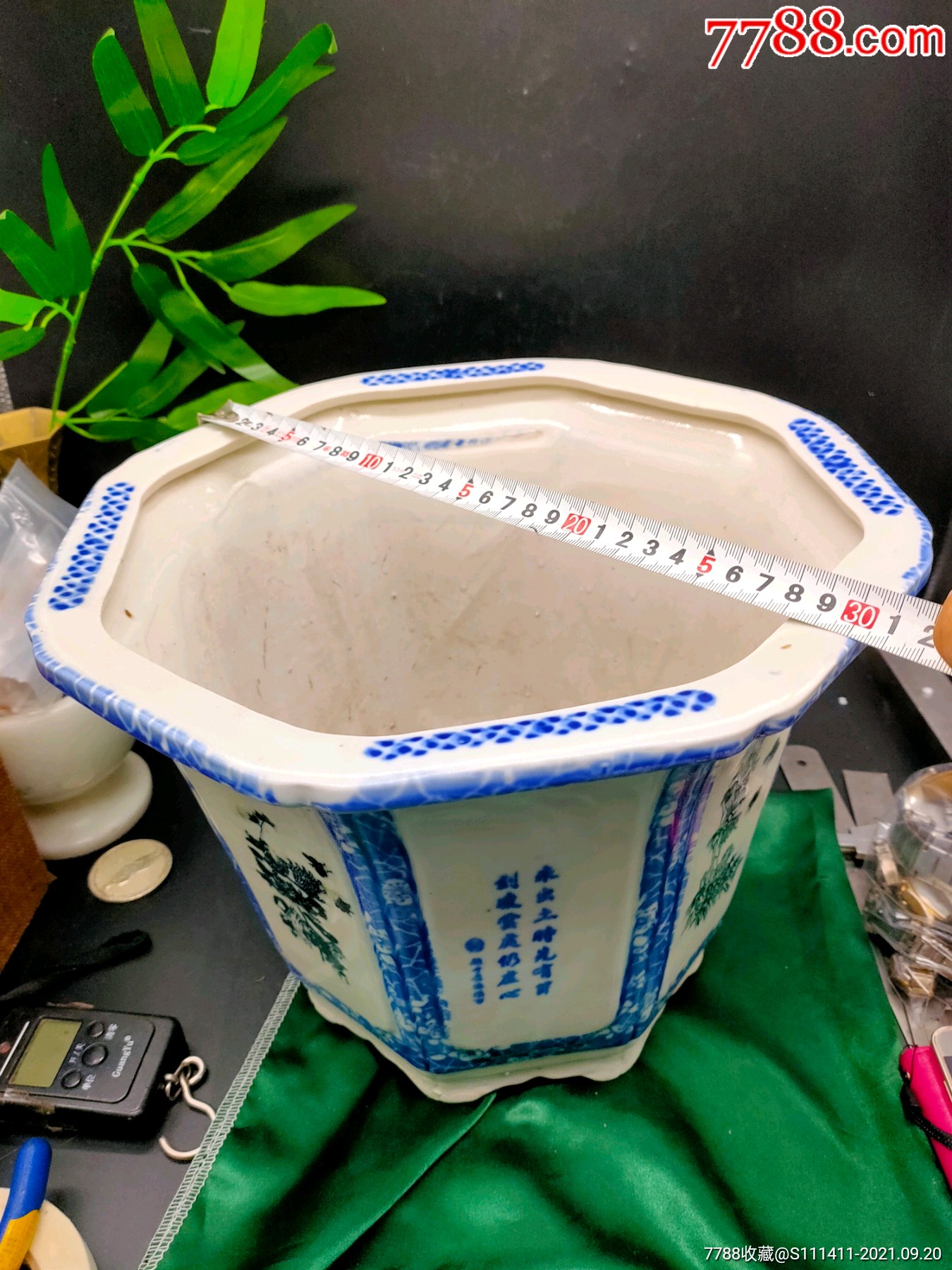 八十年代诗文八角瓷器花盆