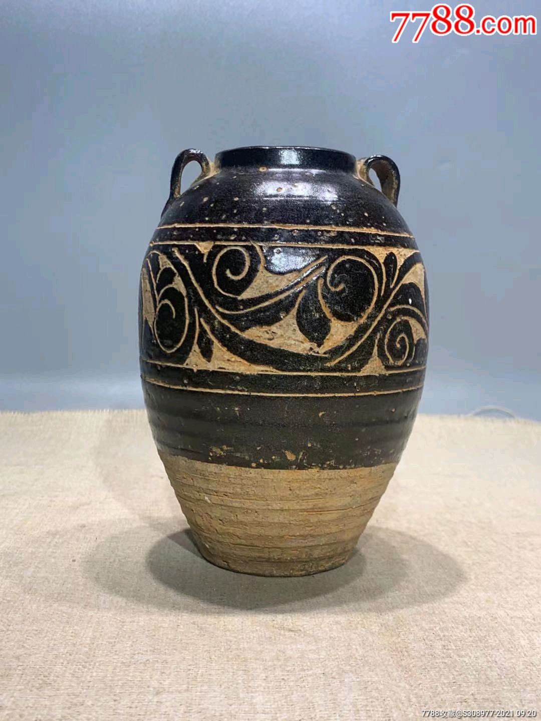 宋代黑釉刻花双耳罐