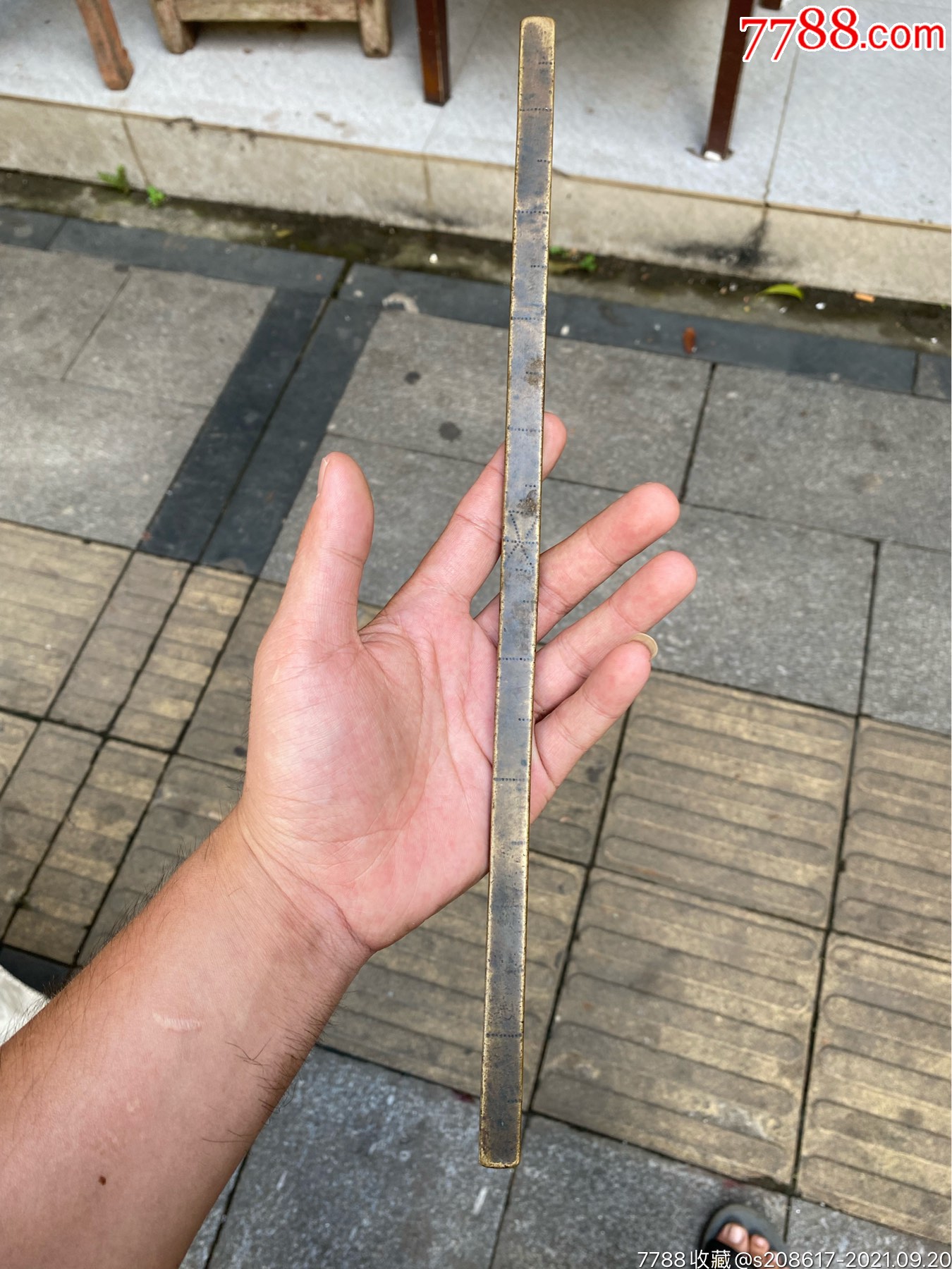 清朝铜尺子有刻花