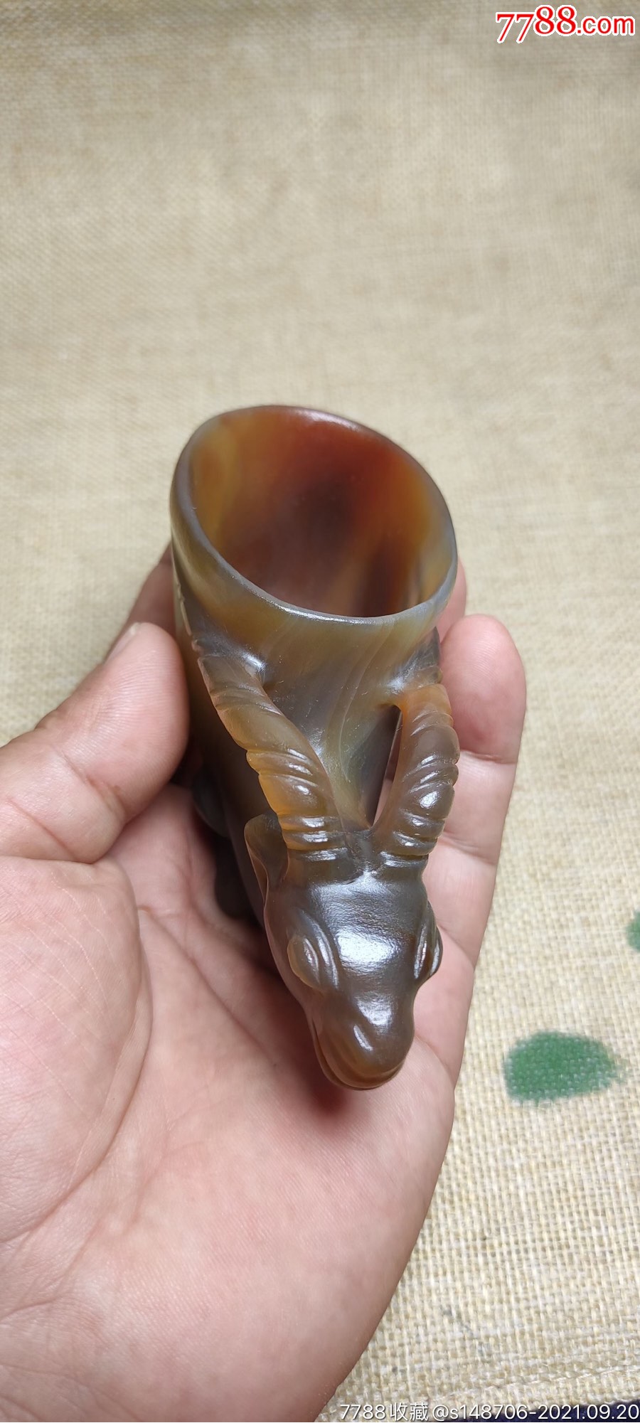 旧藏创汇期西亚玛瑙牛首杯