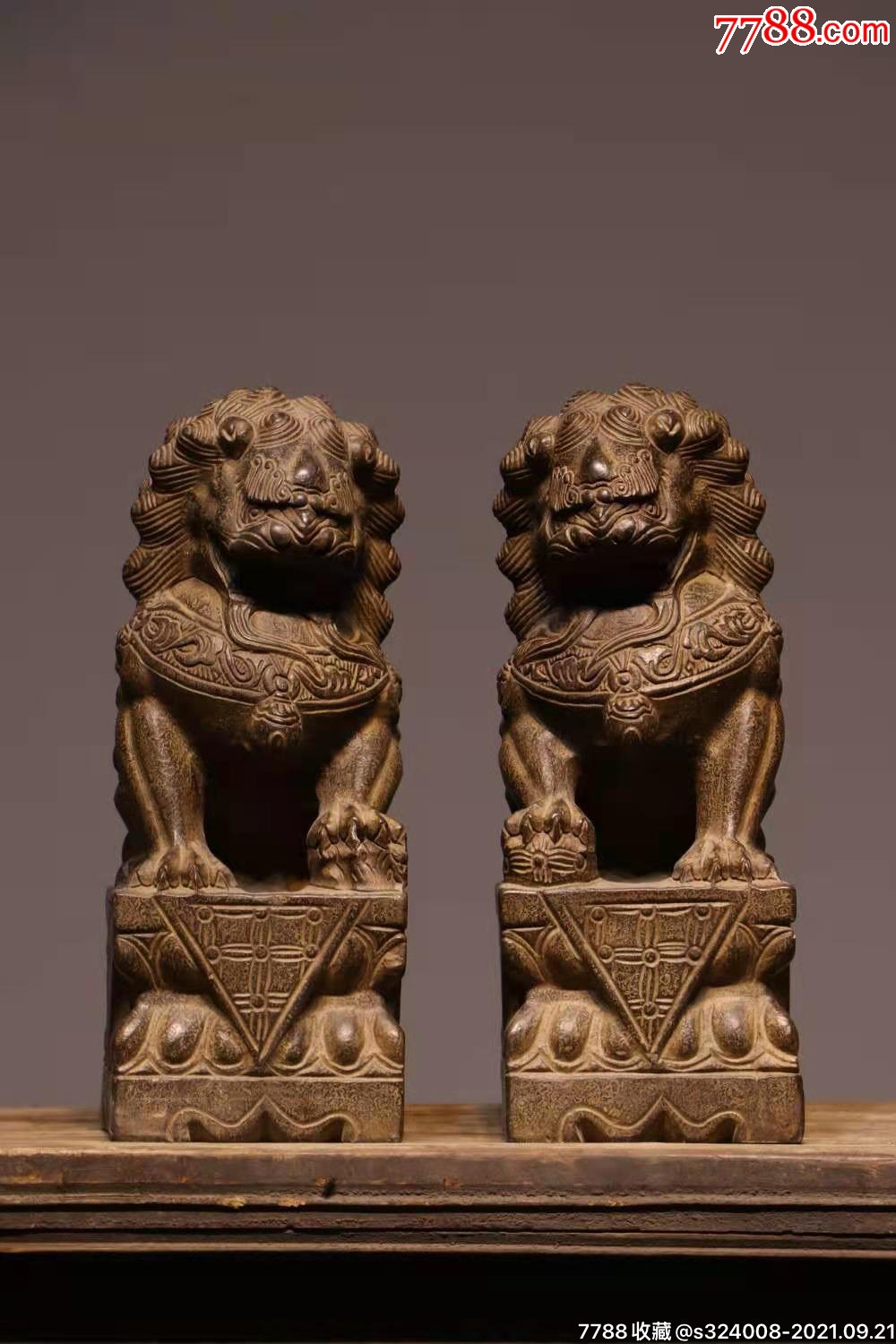 民国后期青石案头狮一对