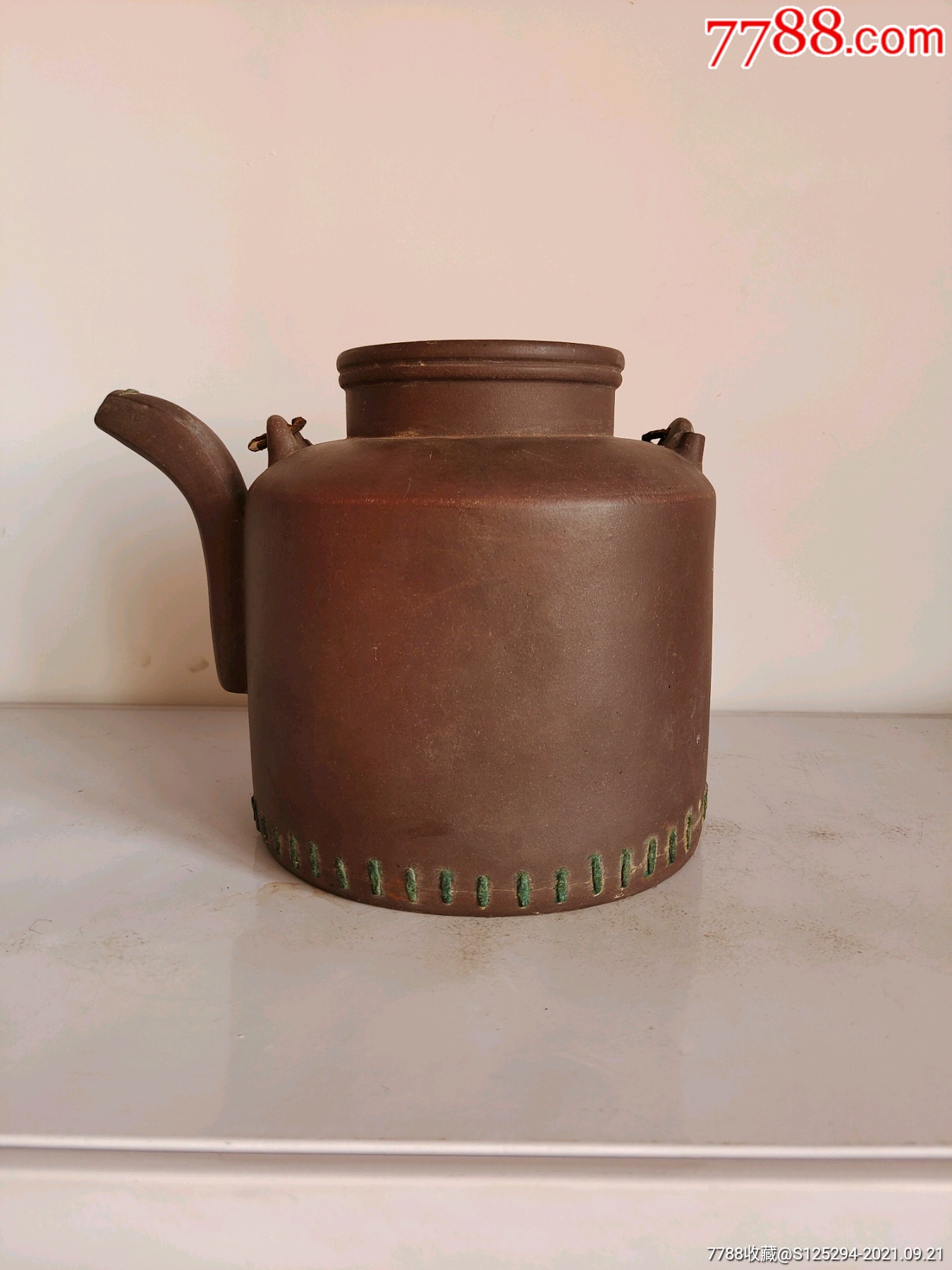 清代紫砂大壶一把,砂质好,做工精美,极为少见,很好的标本