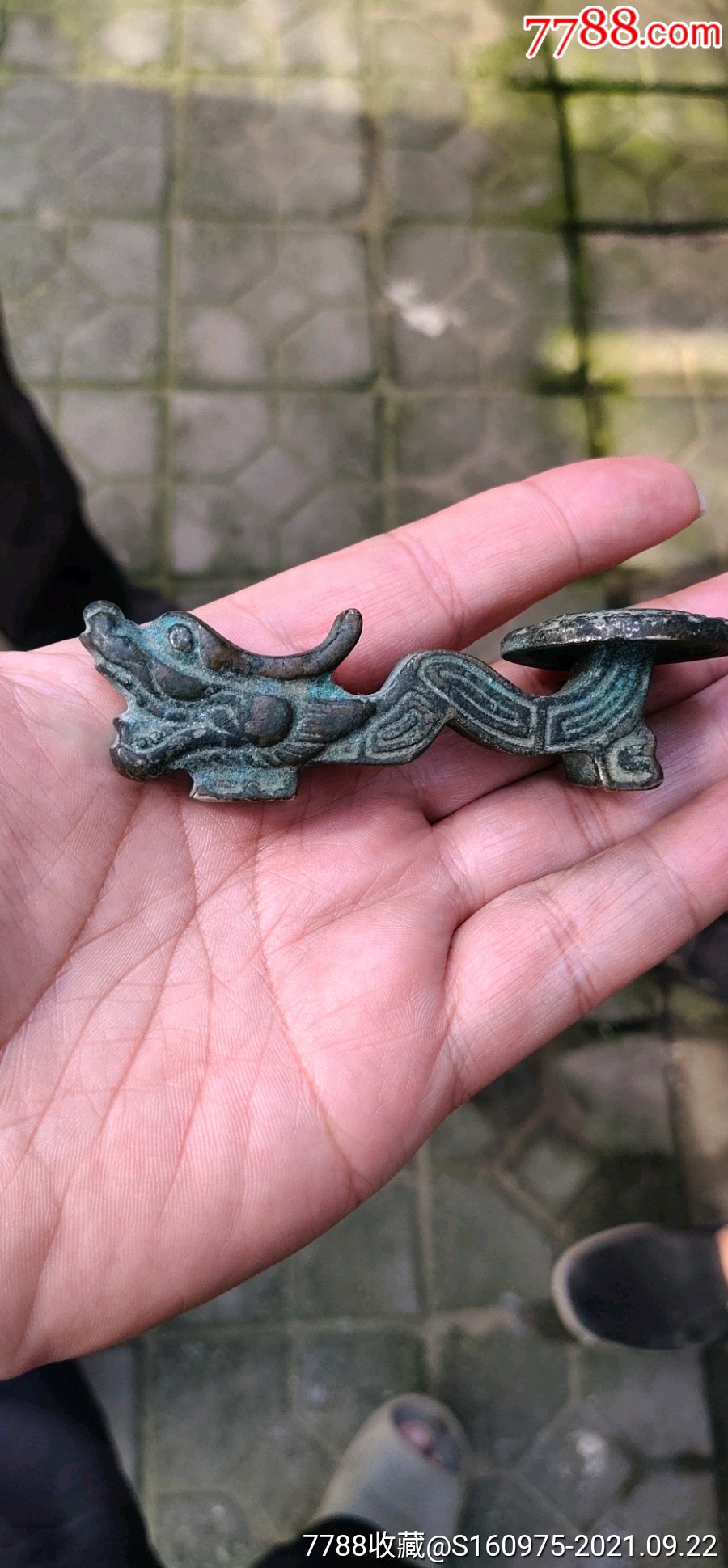 漂亮清代白铜刻花龙纹莲花笔架