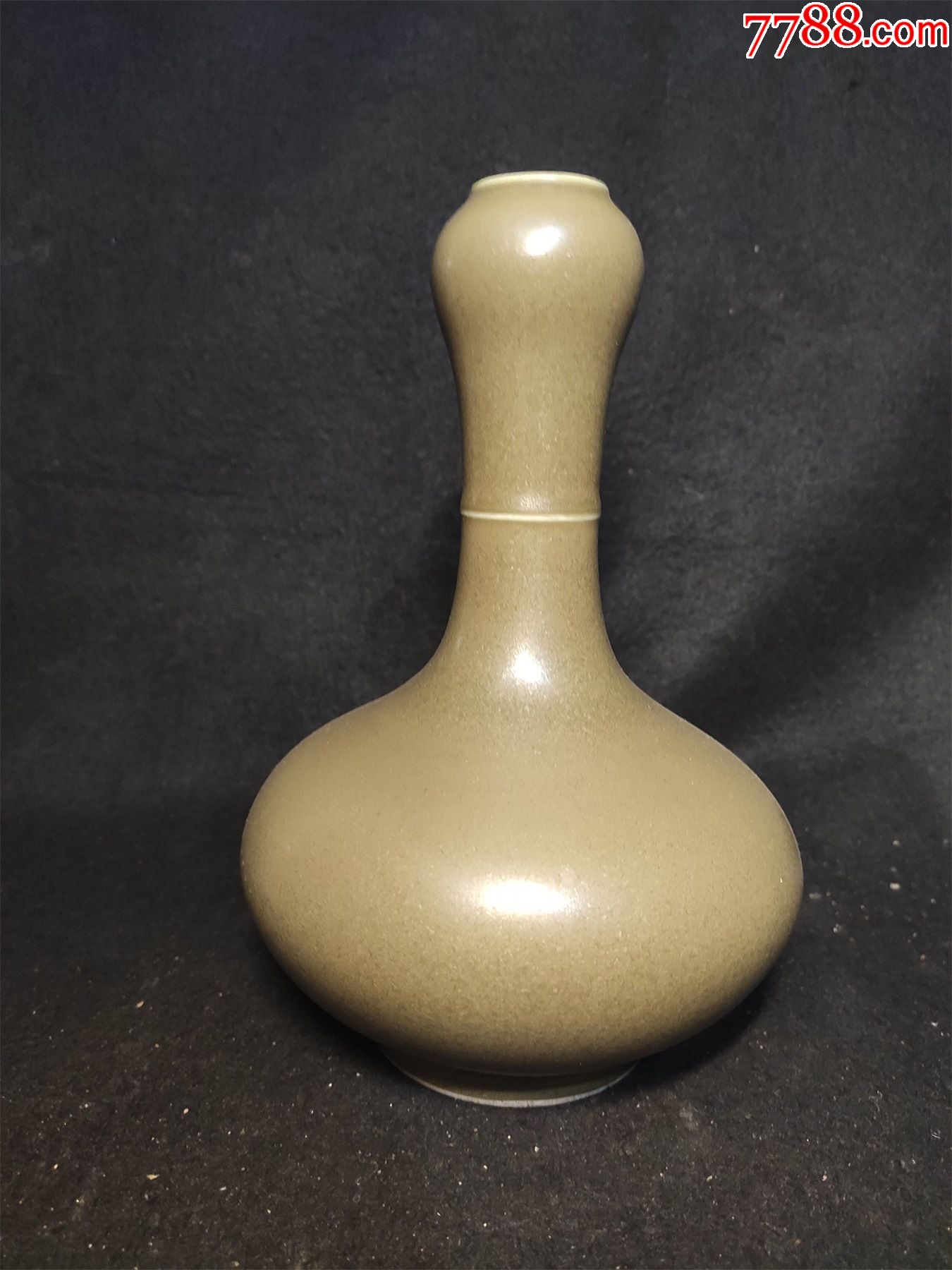 茶叶末釉荸荠瓶