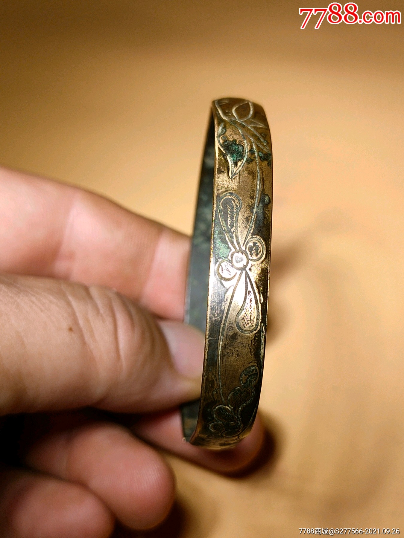 清代黄铜錾刻花卉竹叶纹手镯_铜杂件_图片鉴赏_收藏价格_7788铜器收藏