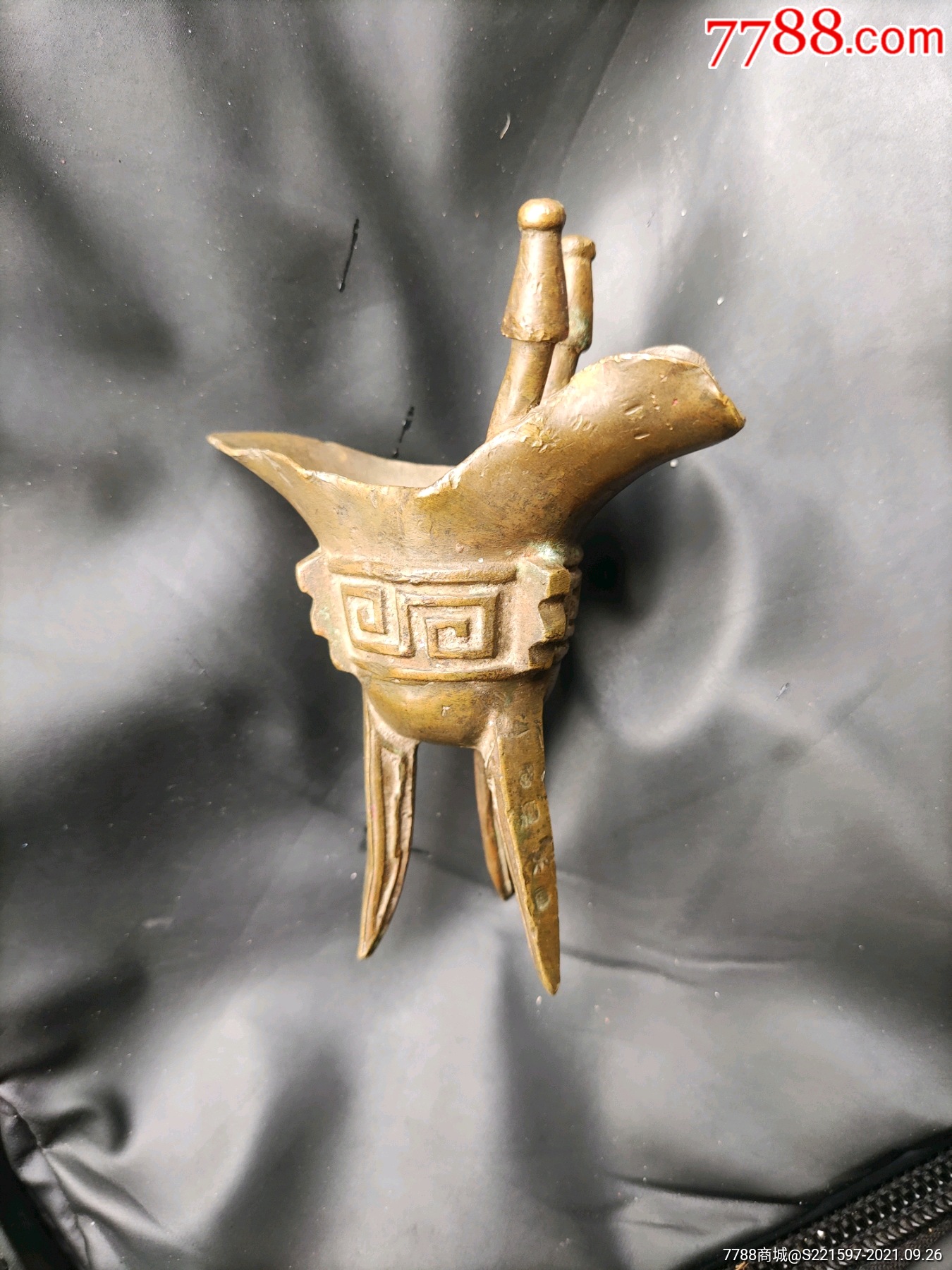 七八十年代铜爵杯,包浆自然,使用痕迹明显!