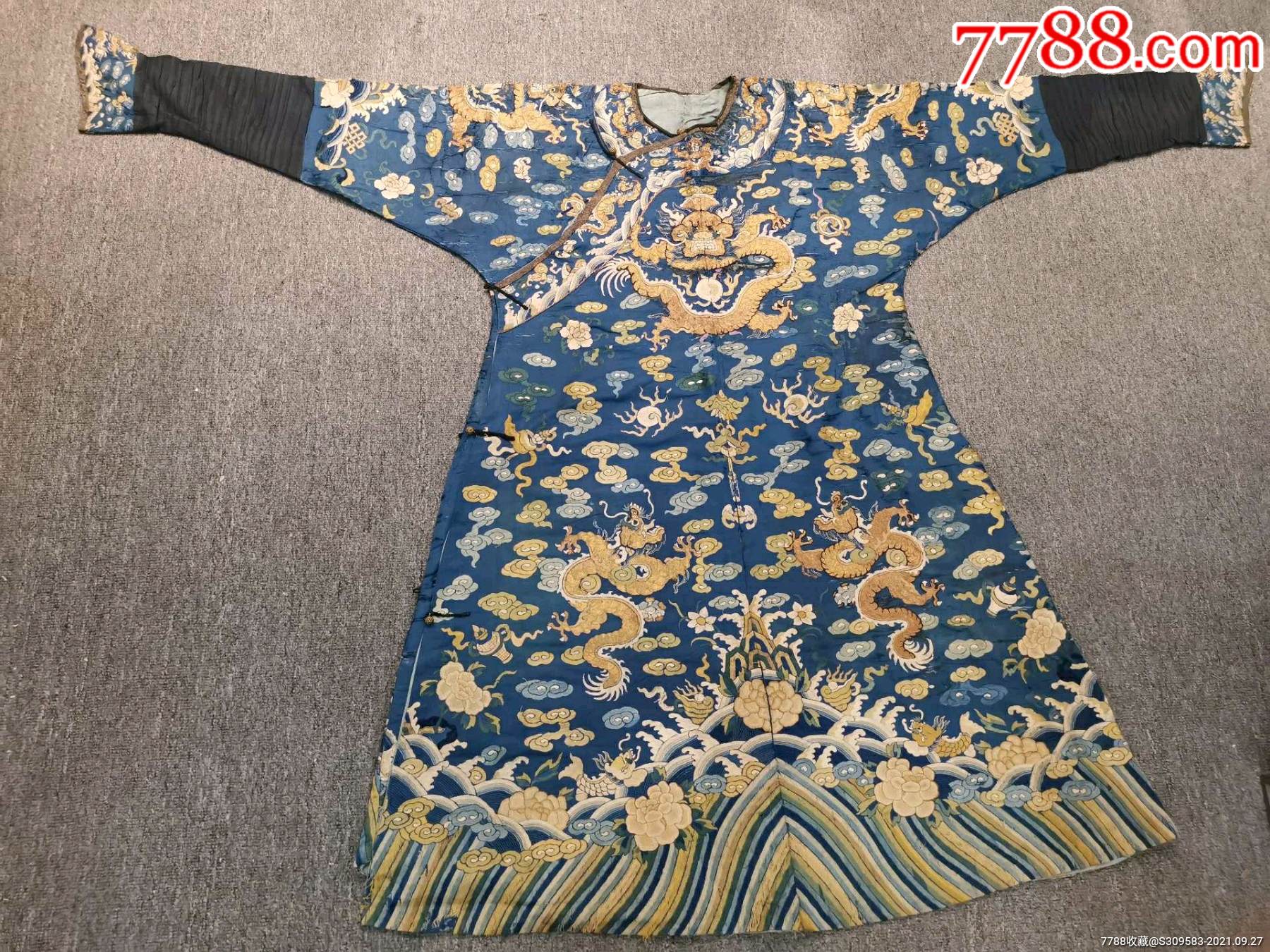 清代盘金绣四爪八蟒