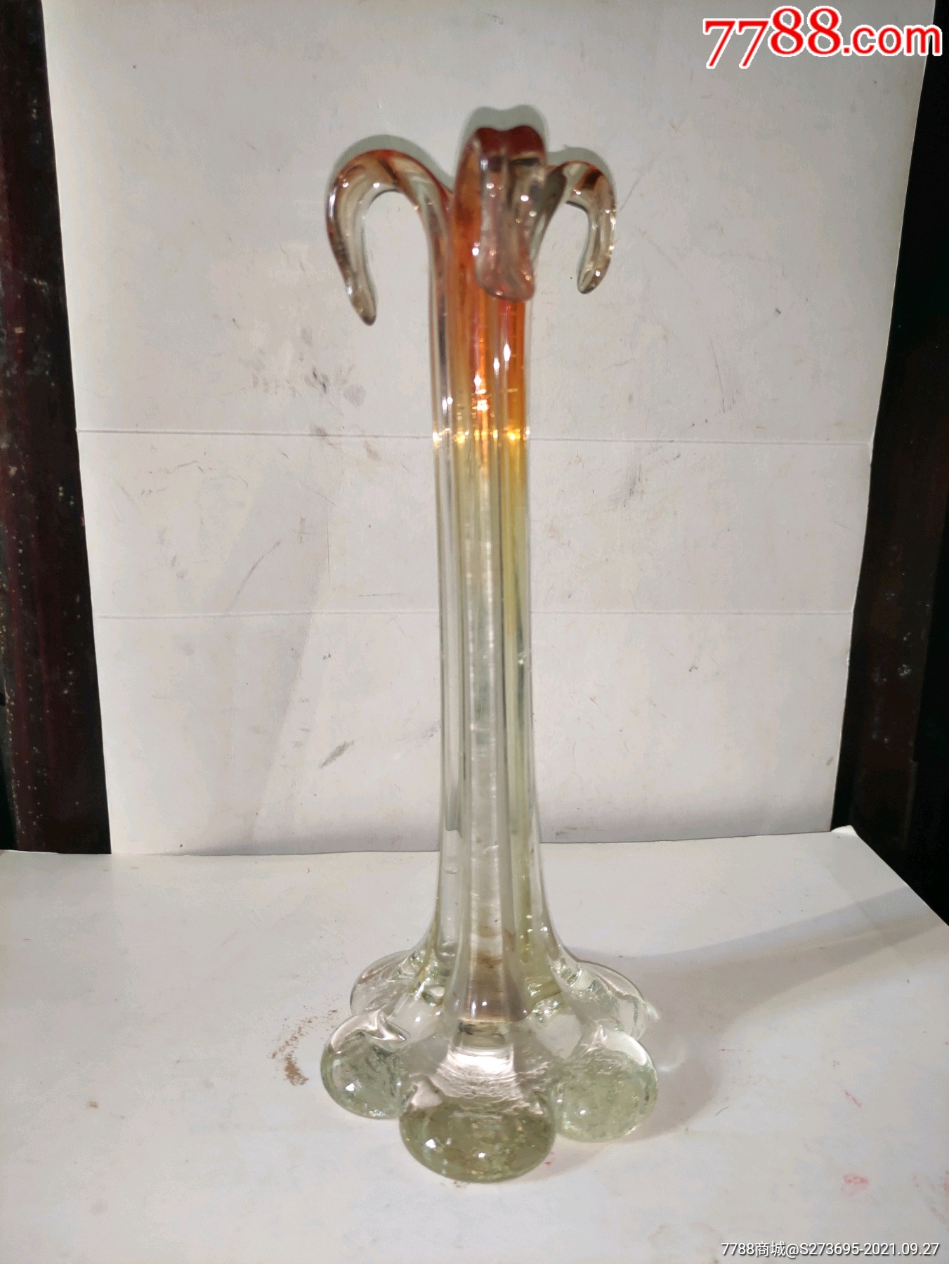 怀旧老玻璃花瓶