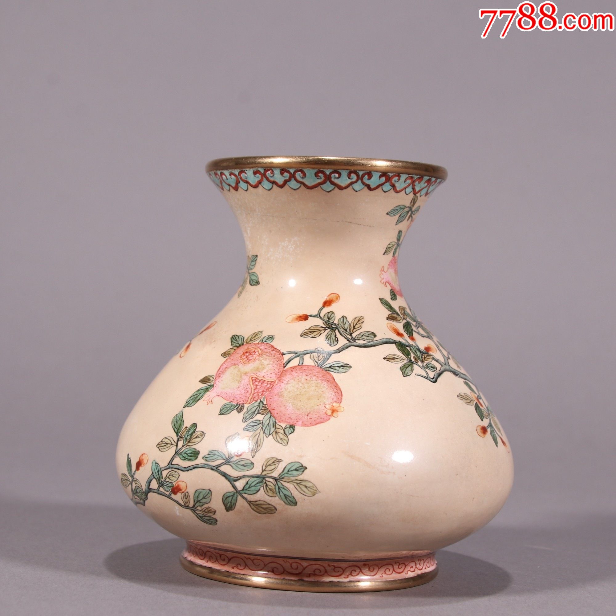 清铜胎画珐琅石榴瓶