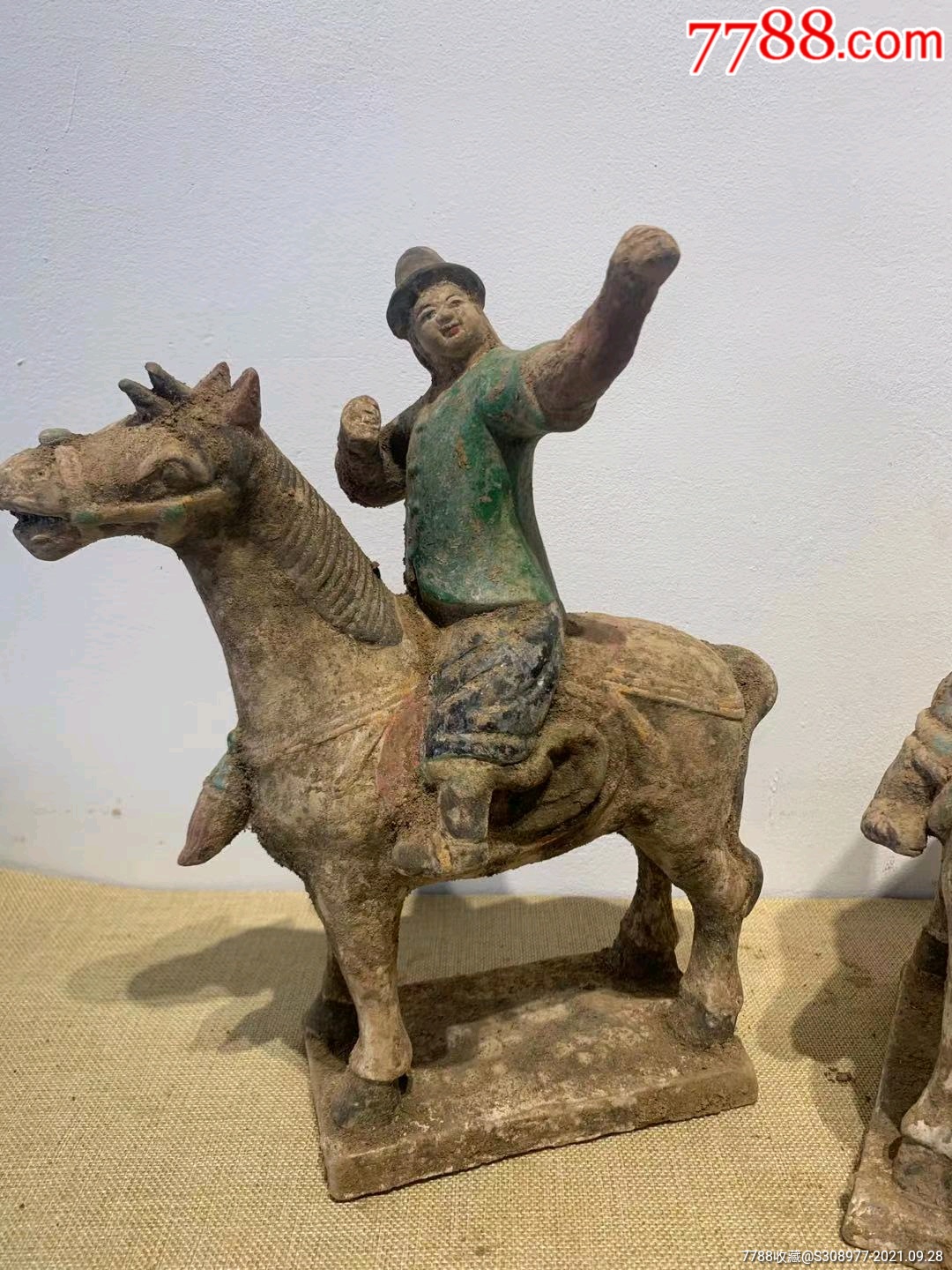 明代三彩骑马武士陶俑一对