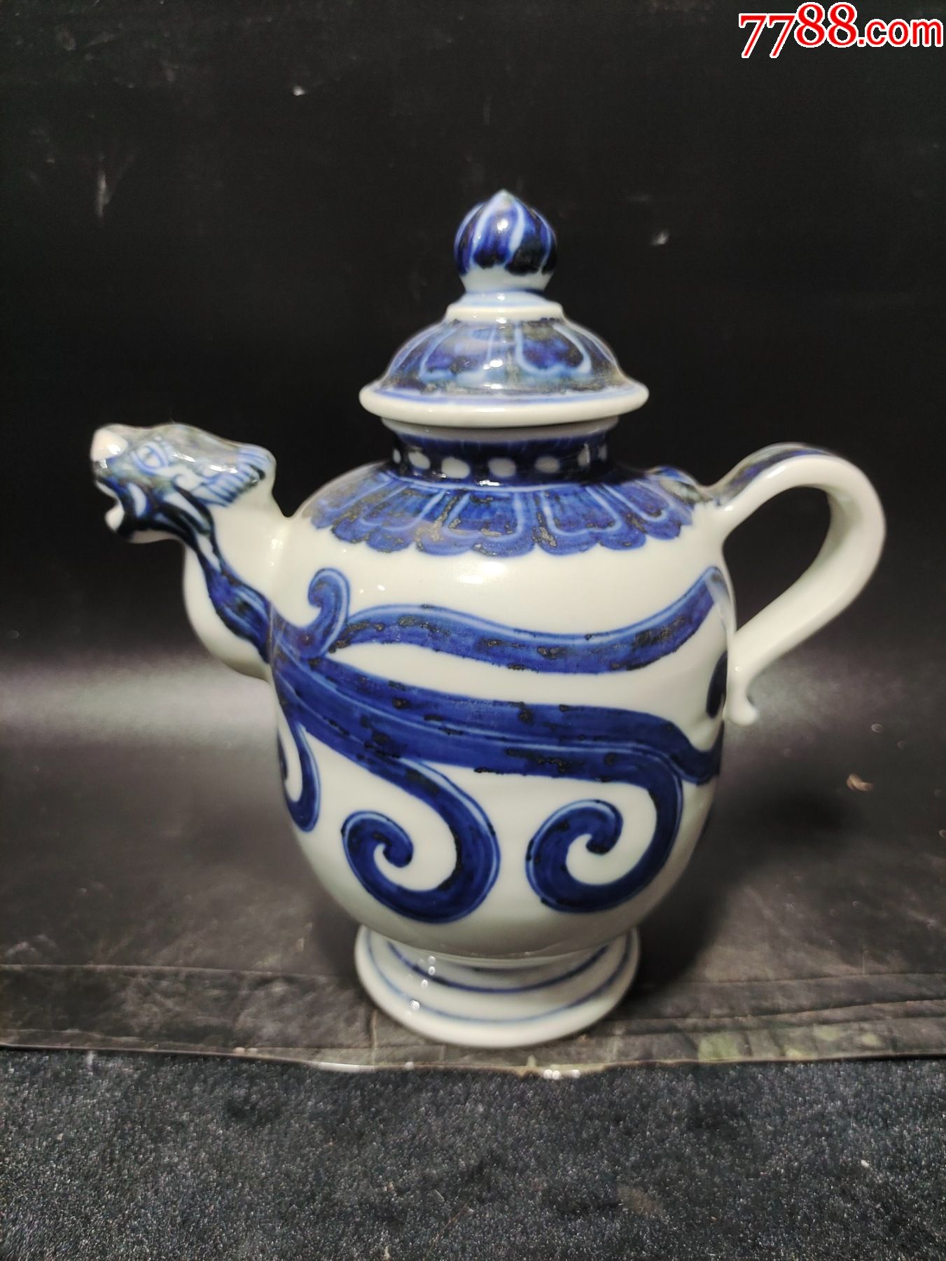 青花龙头壶工艺品