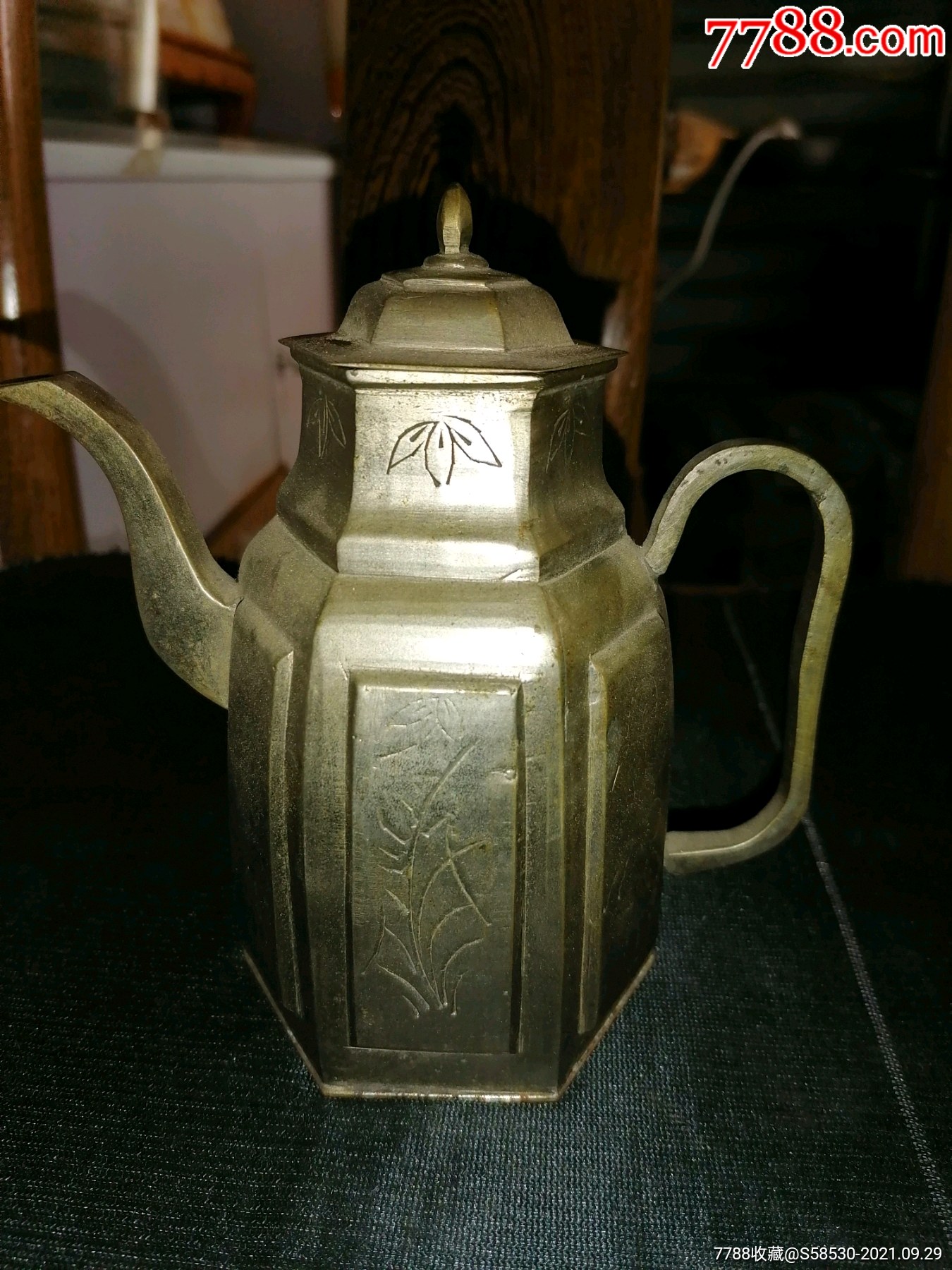 民国黄铜镀络酒壶